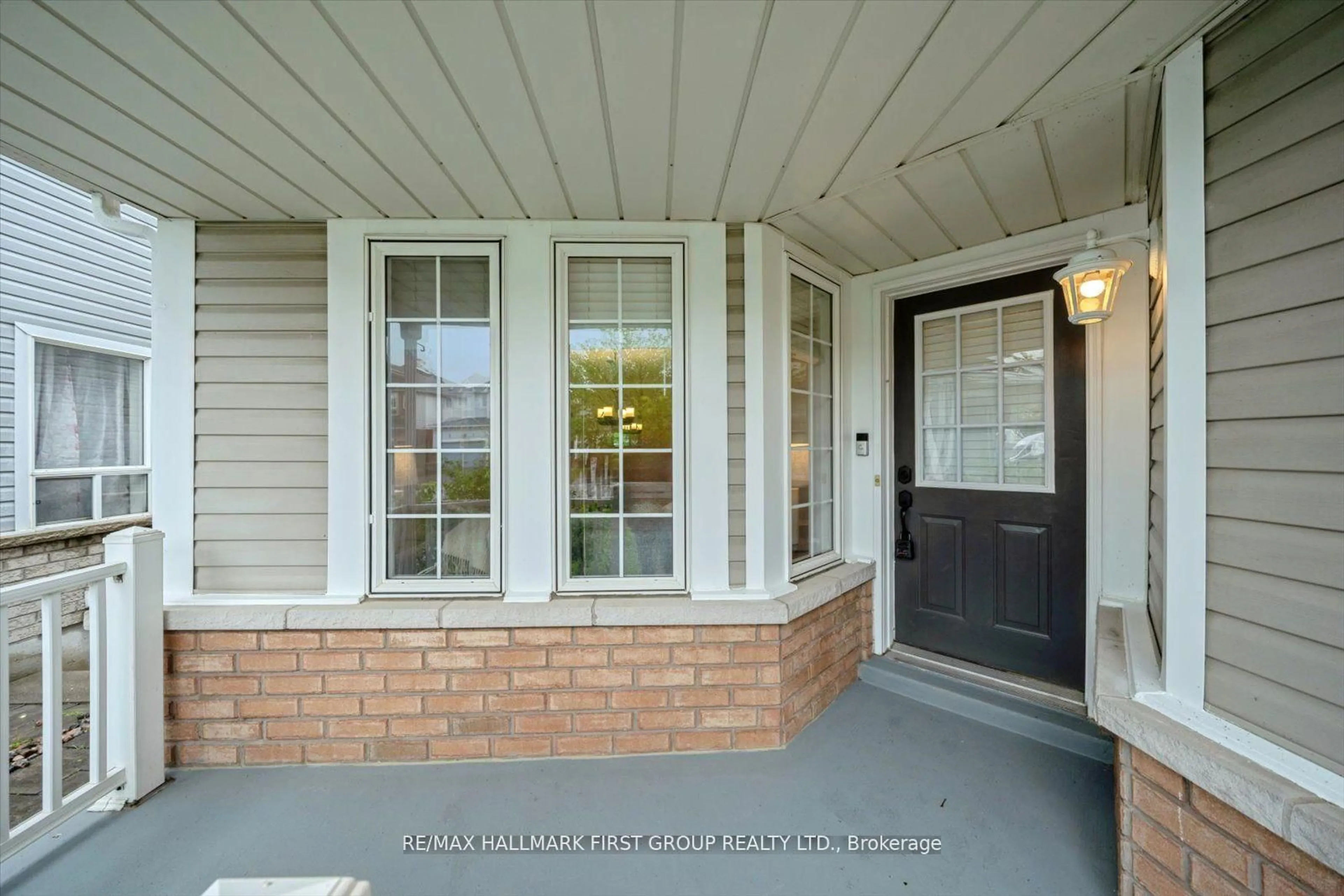 Indoor entryway for 67 Tallships Dr, Whitby Ontario L1N 9X7