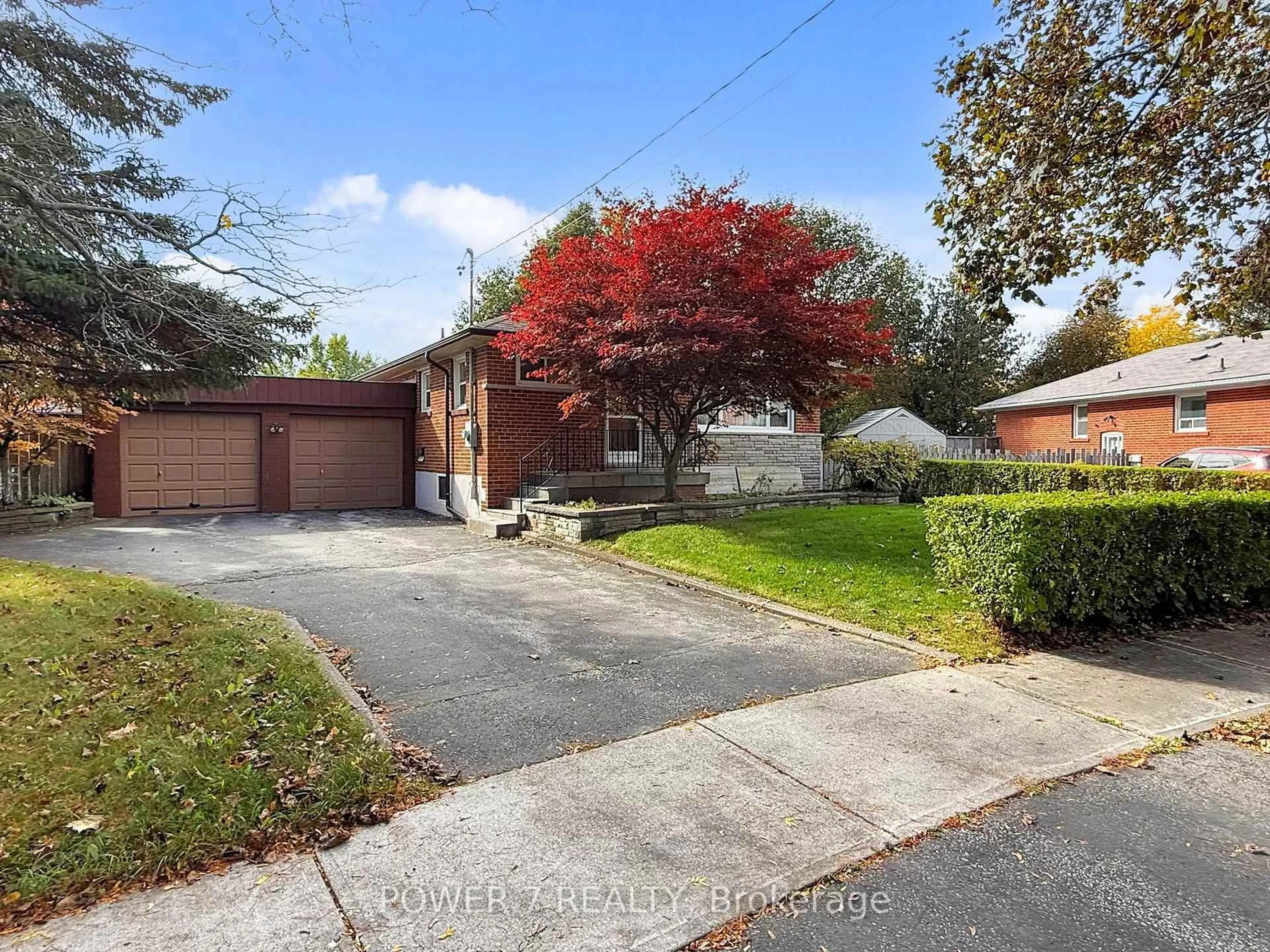 A pic from outside/outdoor area/front of a property/back of a property/a pic from drone, street for 16 Stokewell Pl, Toronto Ontario M1P 3X2