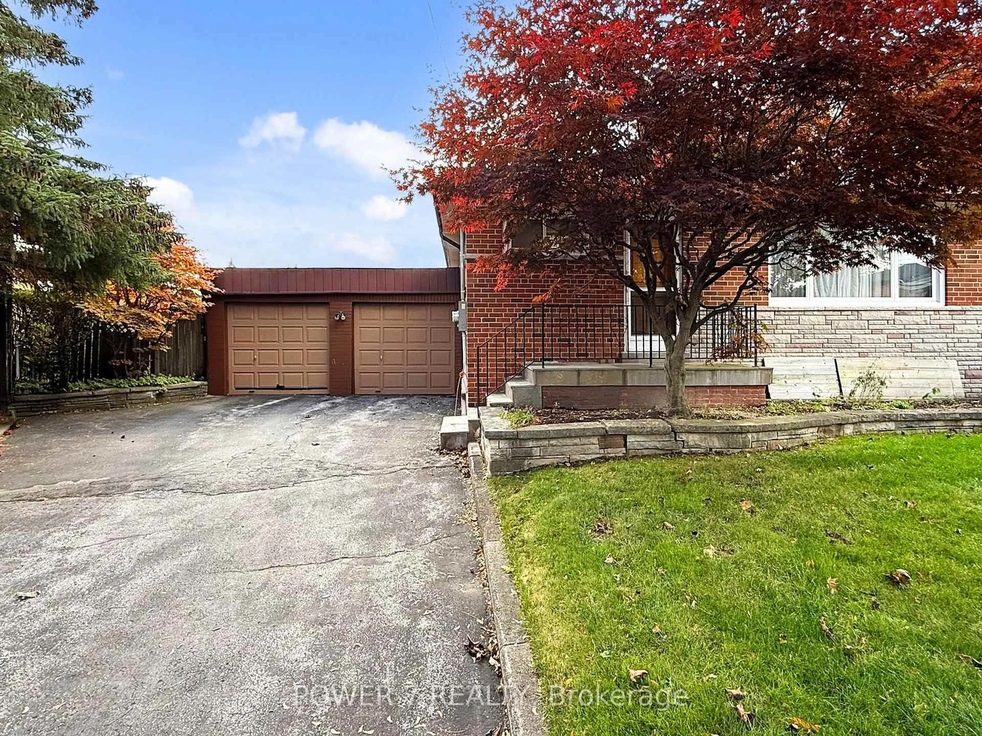A pic from outside/outdoor area/front of a property/back of a property/a pic from drone, street for 16 Stokewell Pl, Toronto Ontario M1P 3X2