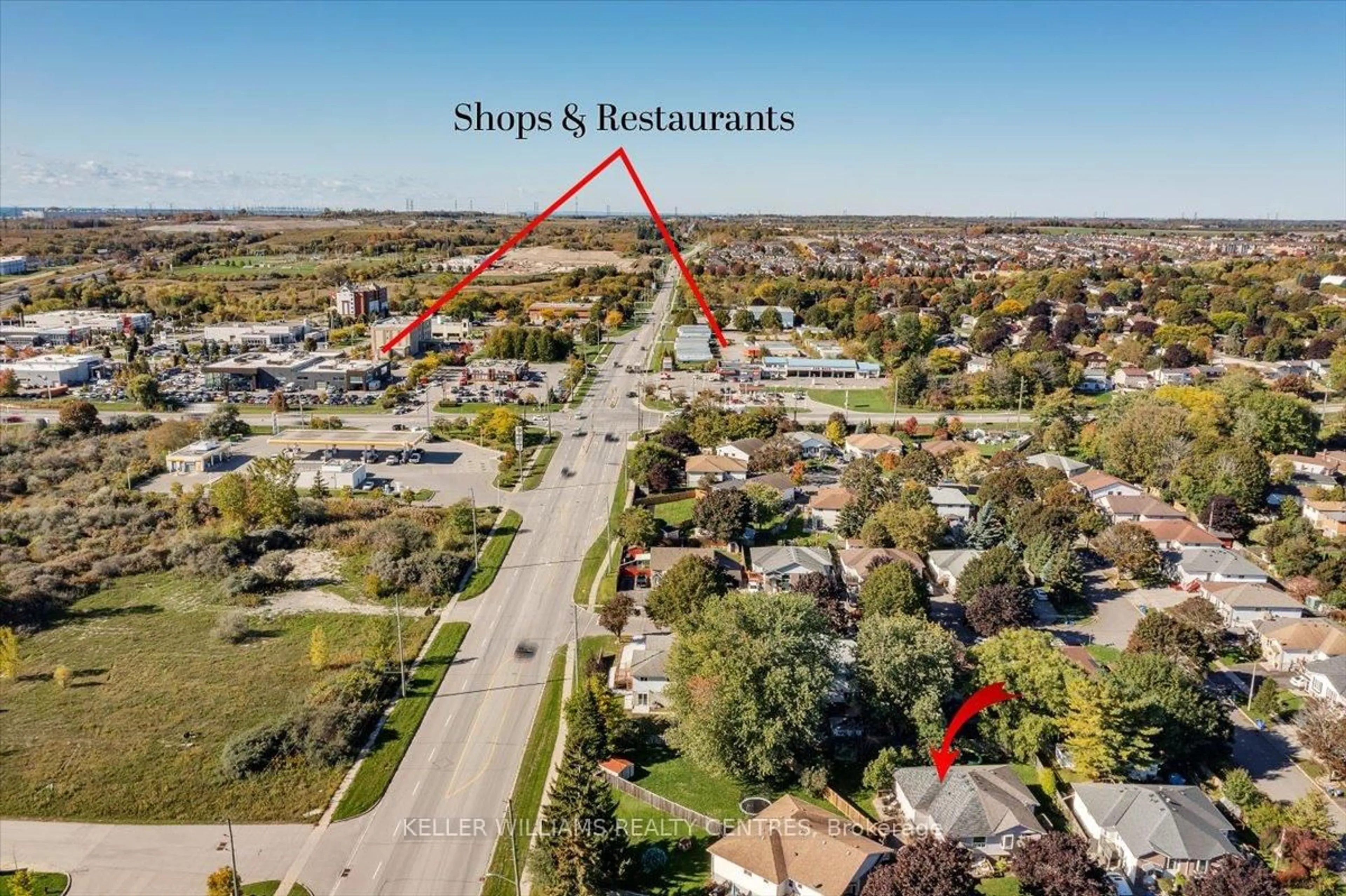 A pic from outside/outdoor area/front of a property/back of a property/a pic from drone, street for 8 Fairbairn Crt, Clarington Ontario L1C 4K9