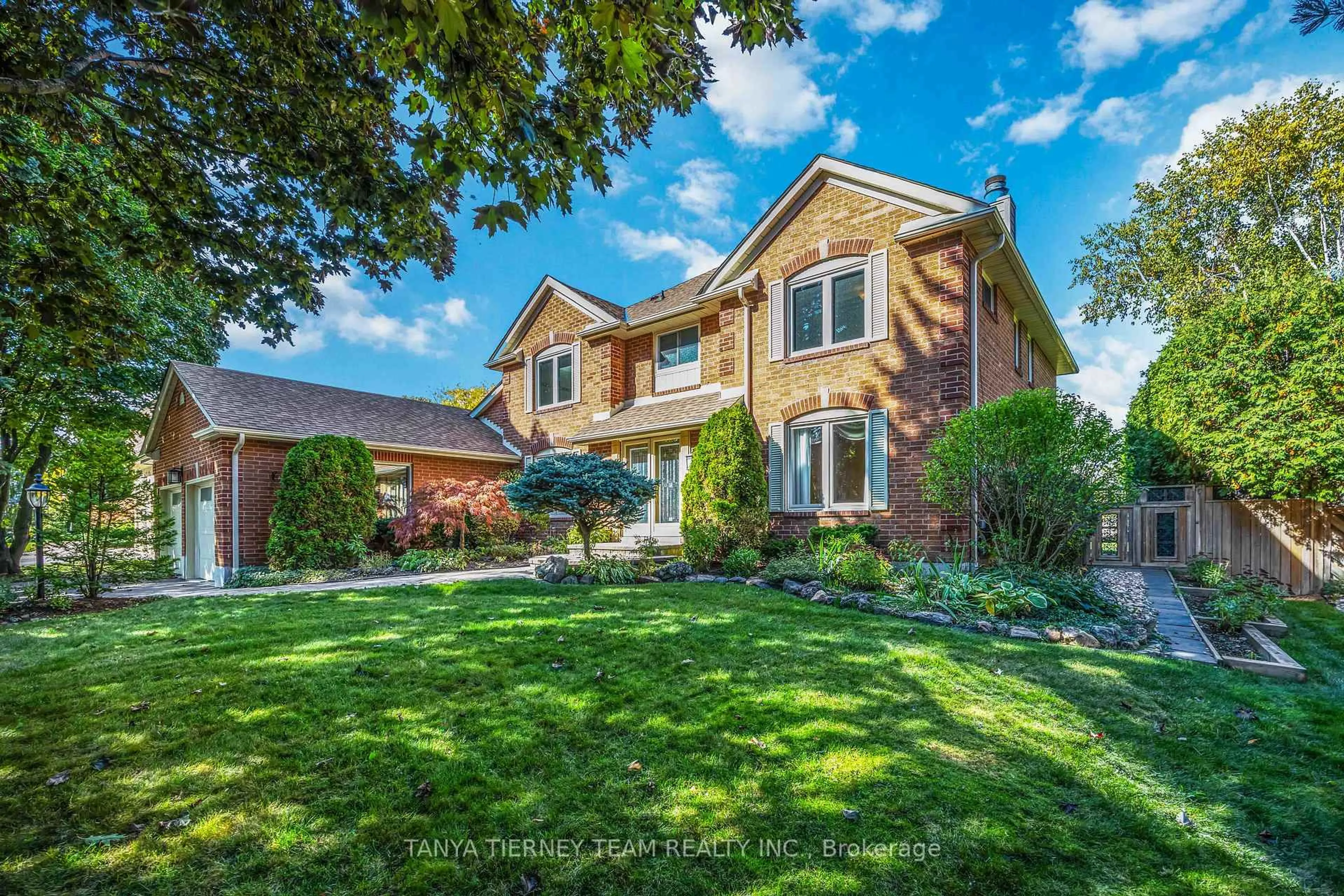 Home with brick exterior material, street for 6 Lyndhurst Cres, Whitby Ontario L1R 1E4