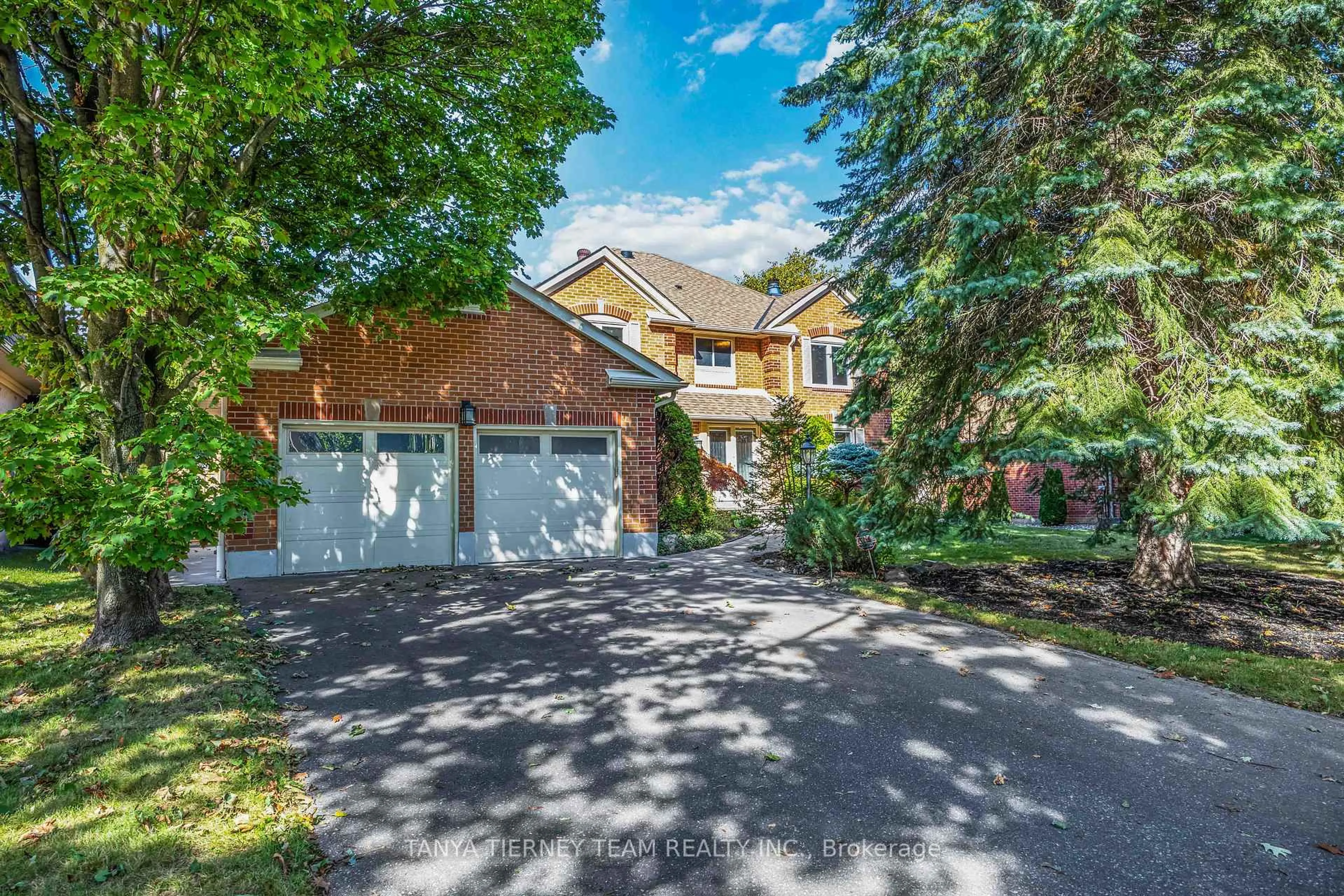 Home with brick exterior material, street for 6 Lyndhurst Cres, Whitby Ontario L1R 1E4