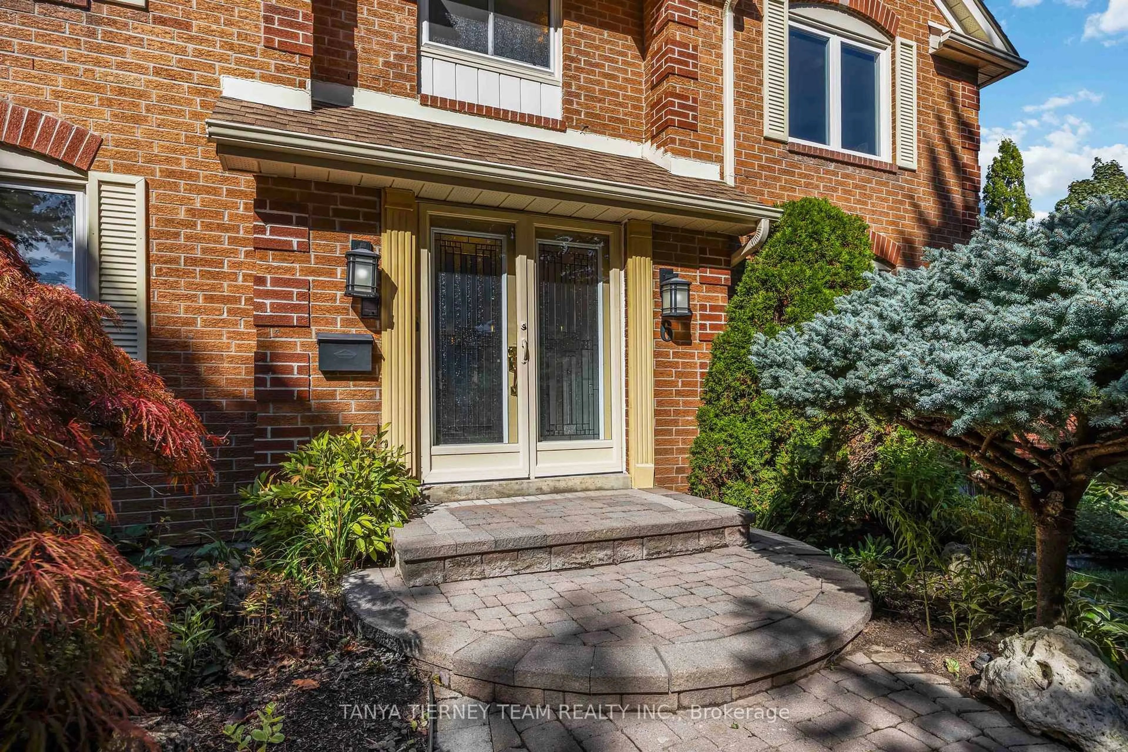 Home with brick exterior material, street for 6 Lyndhurst Cres, Whitby Ontario L1R 1E4
