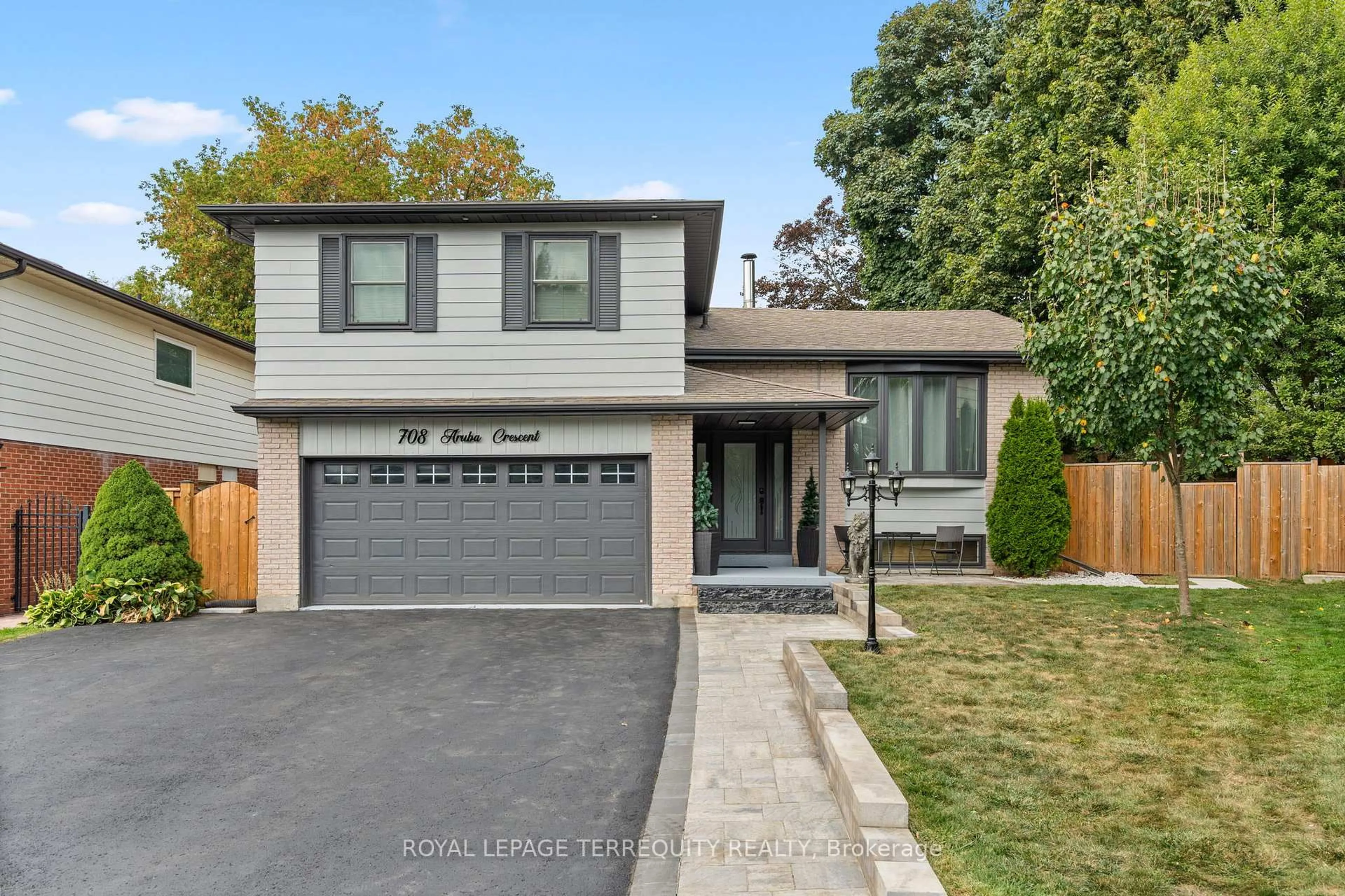 Home with brick exterior material, street for 708 Aruba Cres, Oshawa Ontario L1J 6B6