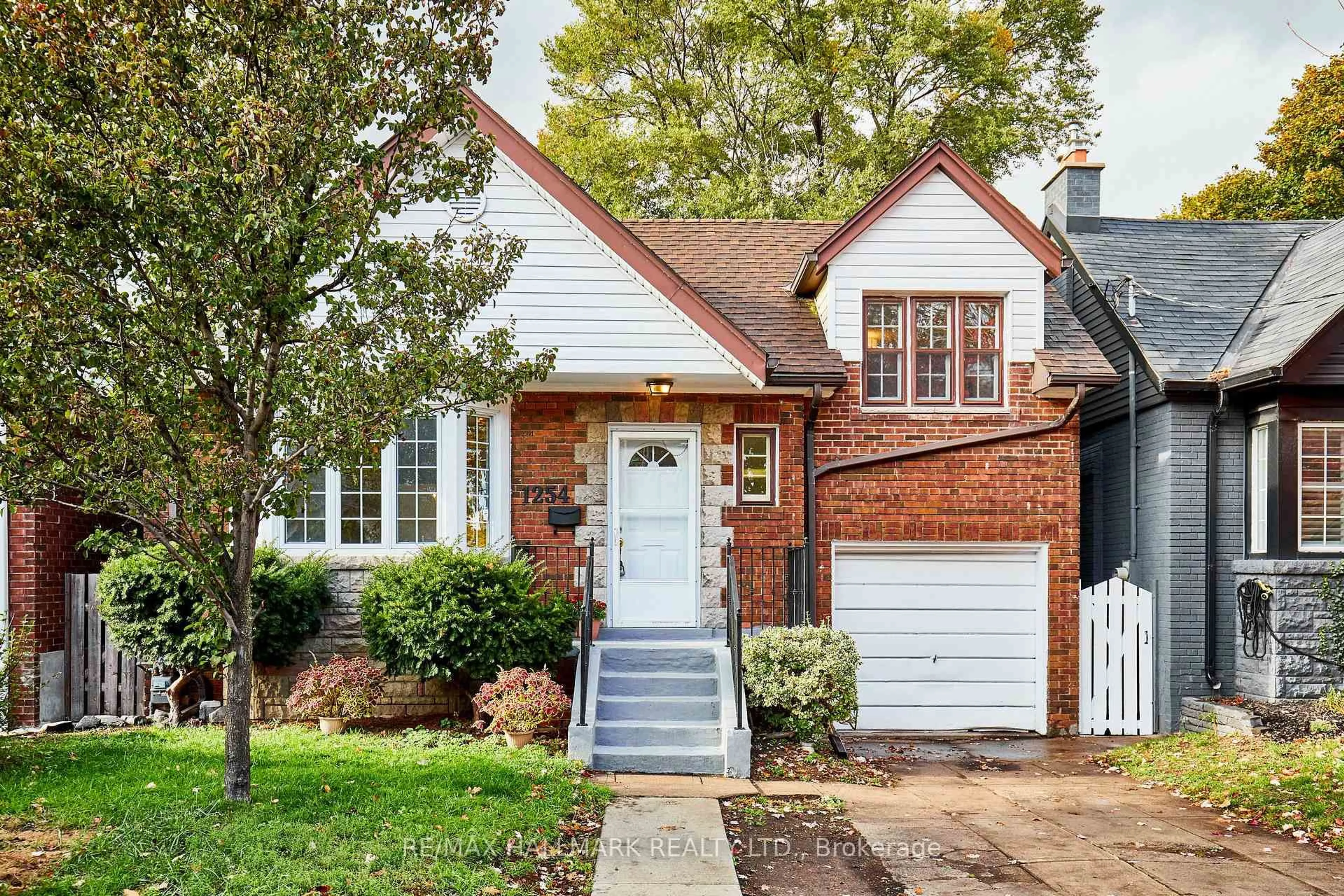 Home with brick exterior material, street for 1254 Kingston Rd, Toronto Ontario M1N 1P3