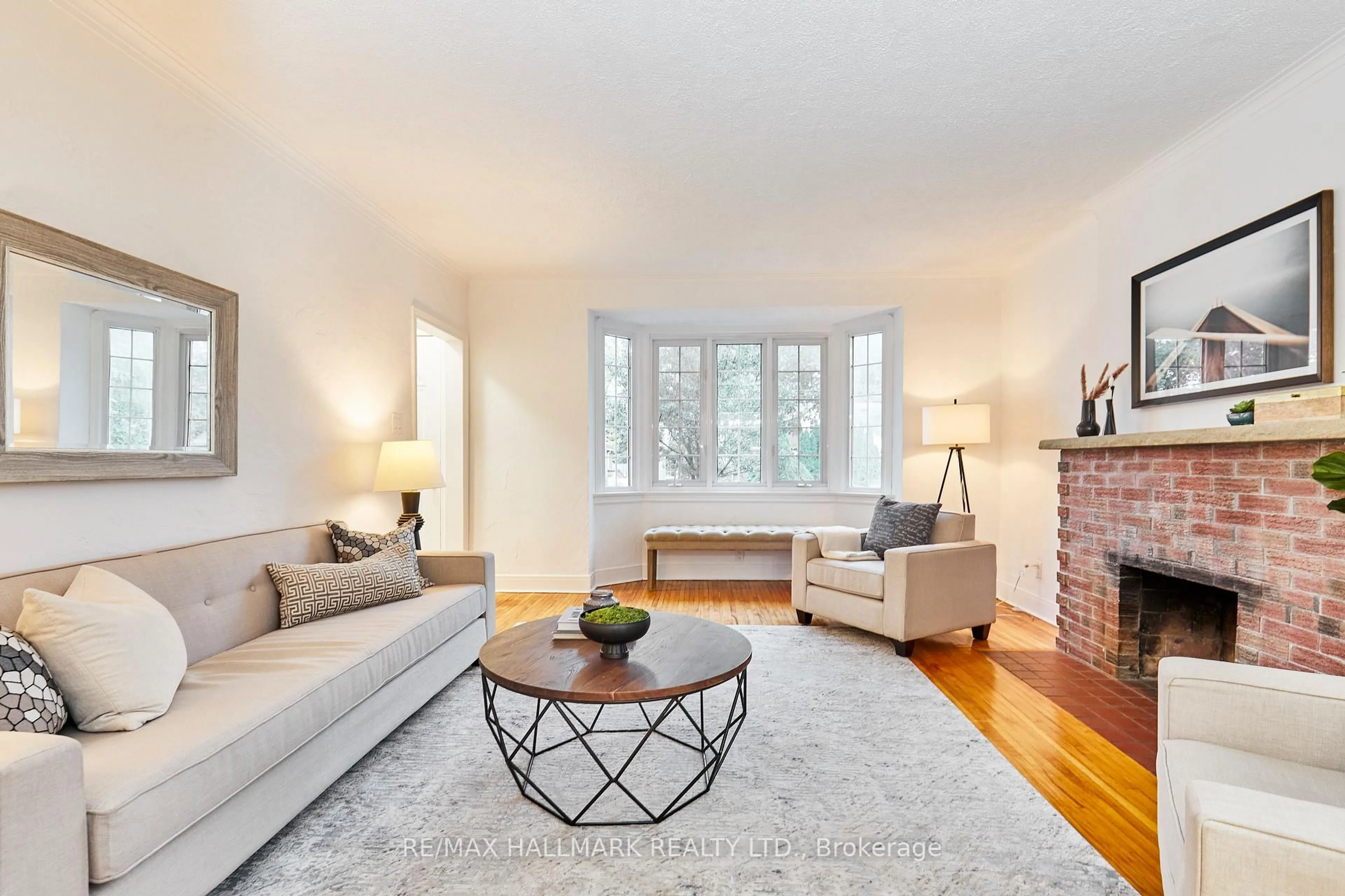 Living room with furniture, unknown for 1254 Kingston Rd, Toronto Ontario M1N 1P3
