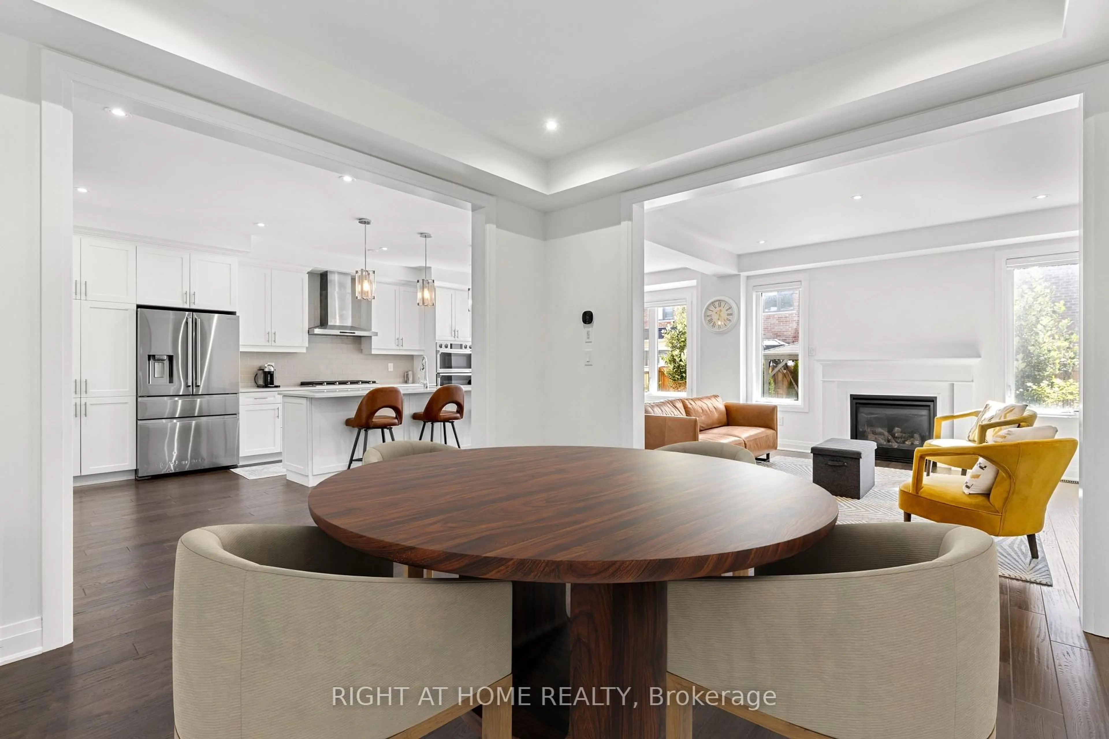 Open concept kitchen, unknown for 17 Kilmarnock Cres, Whitby Ontario L1P 0E8