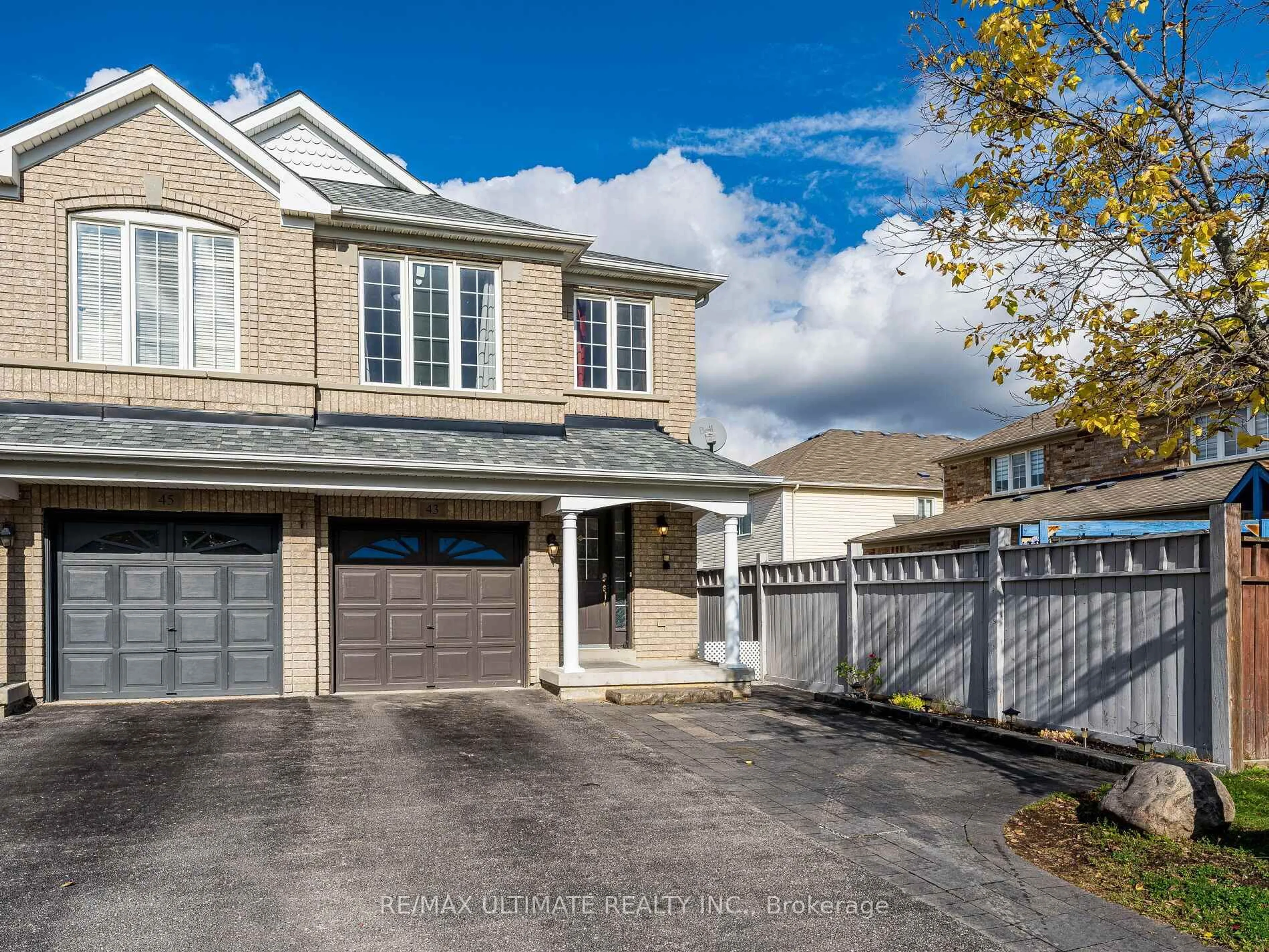 Unknown for 43 Tozer Cres, Ajax Ontario L1T 5A1