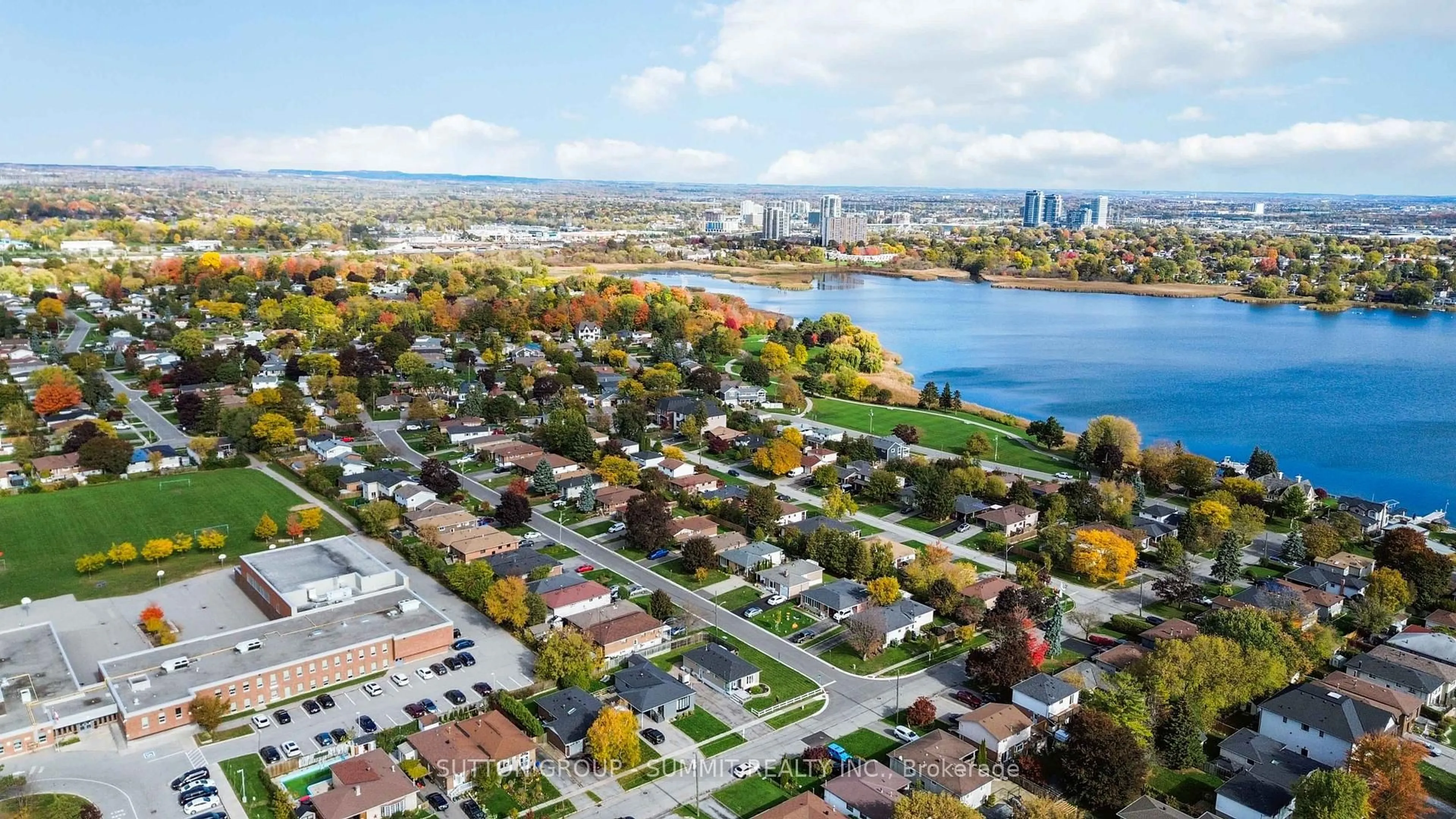 A pic from outside/outdoor area/front of a property/back of a property/a pic from drone, water/lake/river/ocean view for 952 Oklahoma Dr, Pickering Ontario L1W 2H7