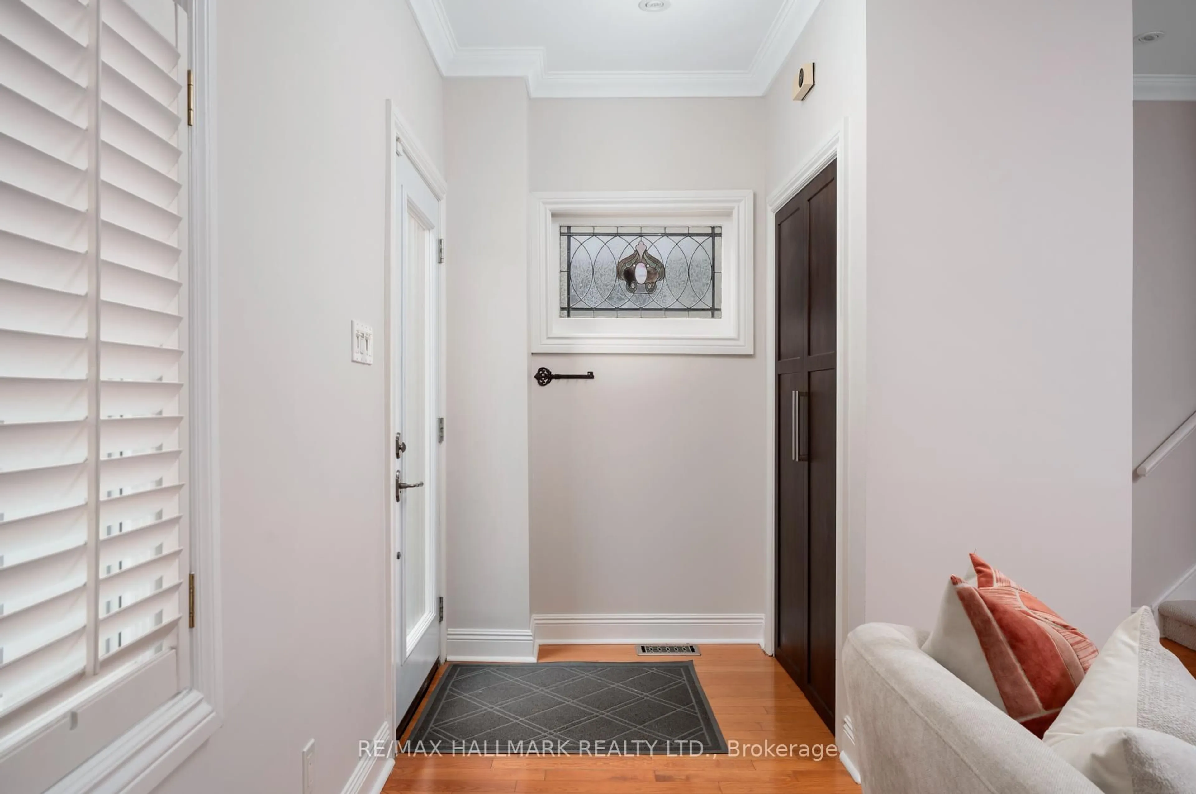 Indoor entryway for 53 Ferrier Ave, Toronto Ontario M4K 3H5