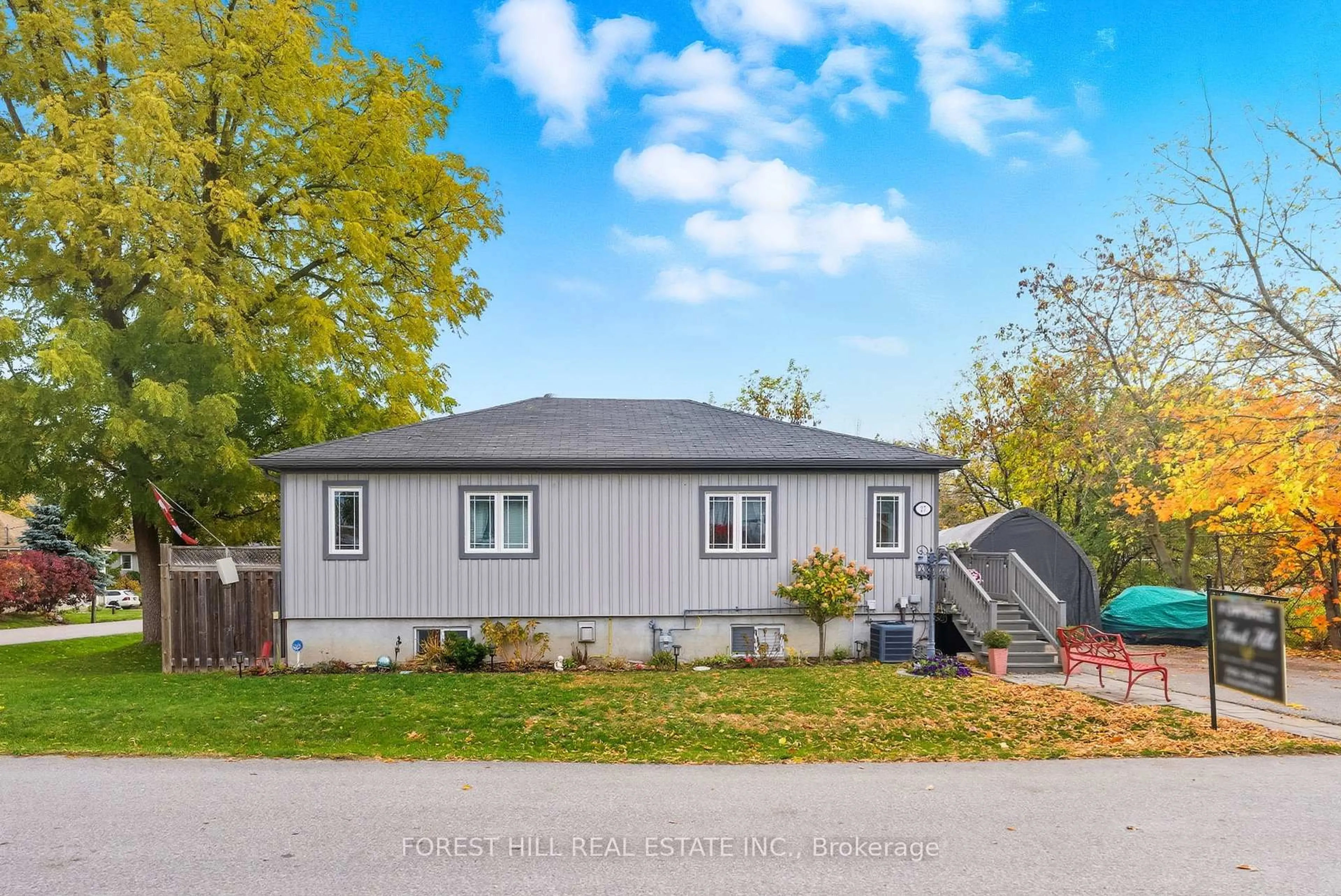Home with vinyl exterior material, street for 27 Marina Dr, Scugog Ontario L0B 1E0