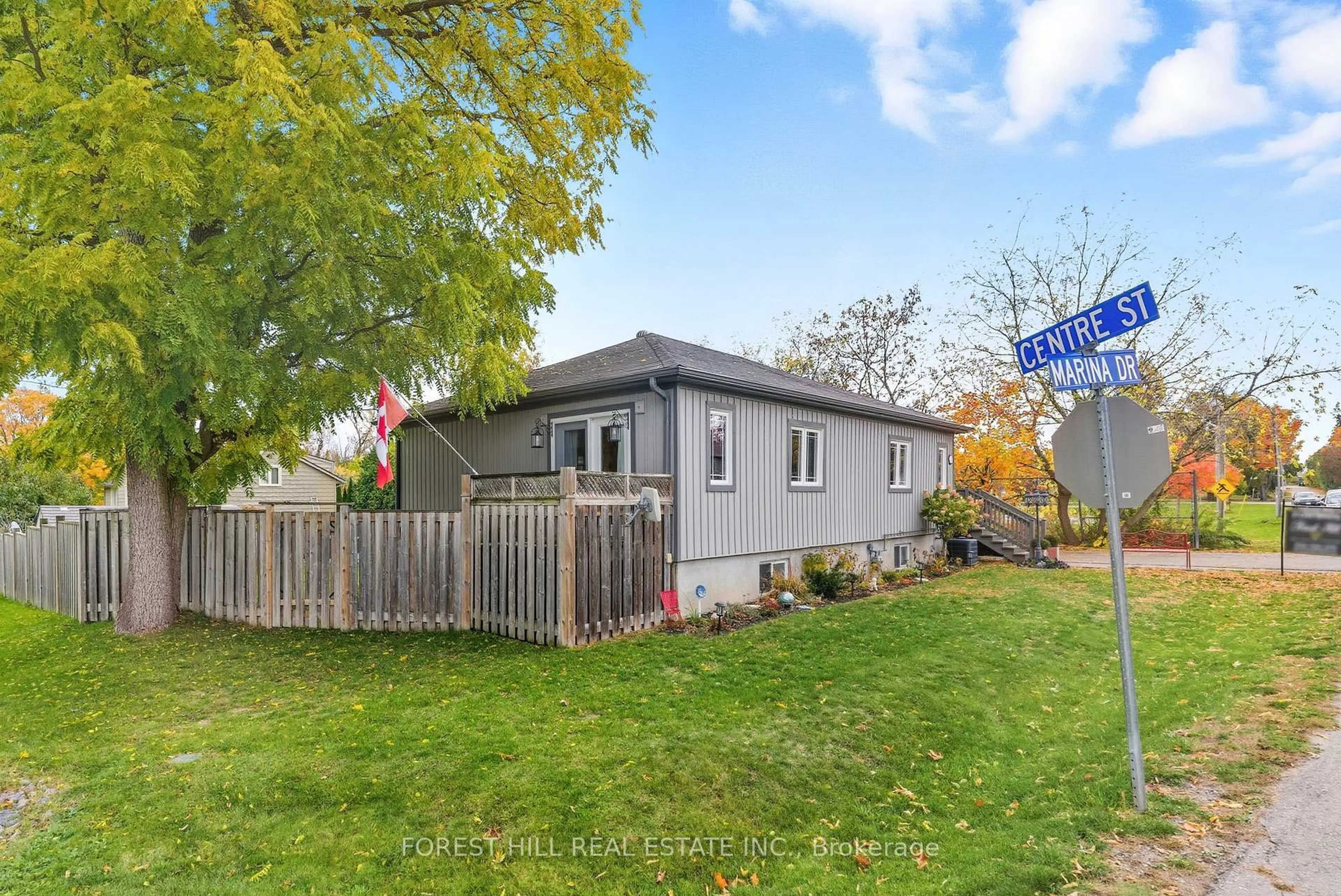 A pic from outside/outdoor area/front of a property/back of a property/a pic from drone, street for 27 Marina Dr, Scugog Ontario L0B 1E0