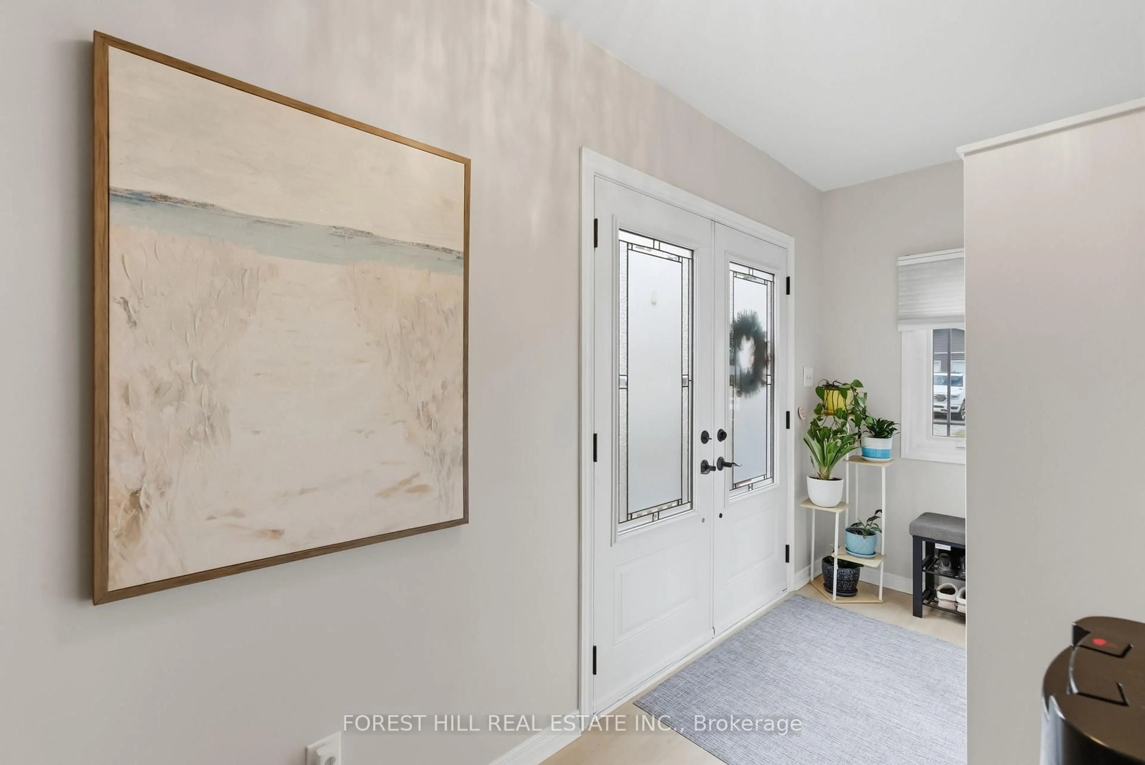 Indoor entryway for 27 Marina Dr, Scugog Ontario L0B 1E0