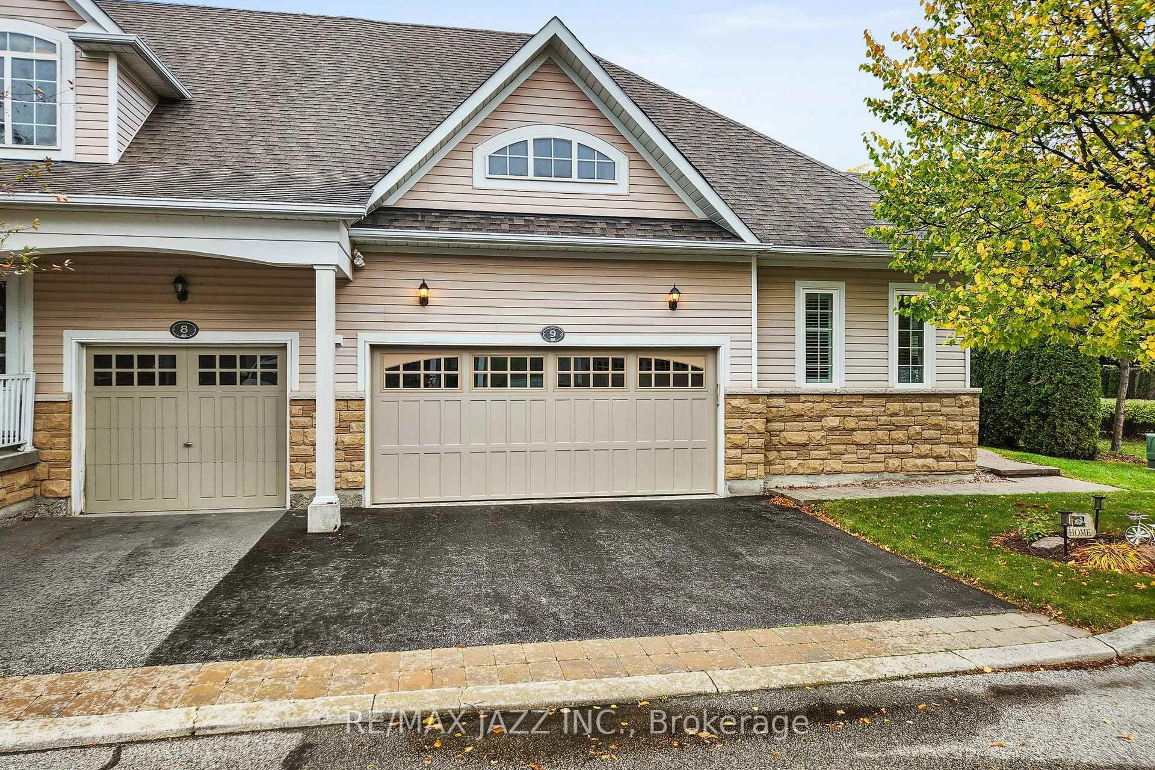 Unknown for 350 Lakebreeze Dr #9, Clarington Ontario L1B 0A2