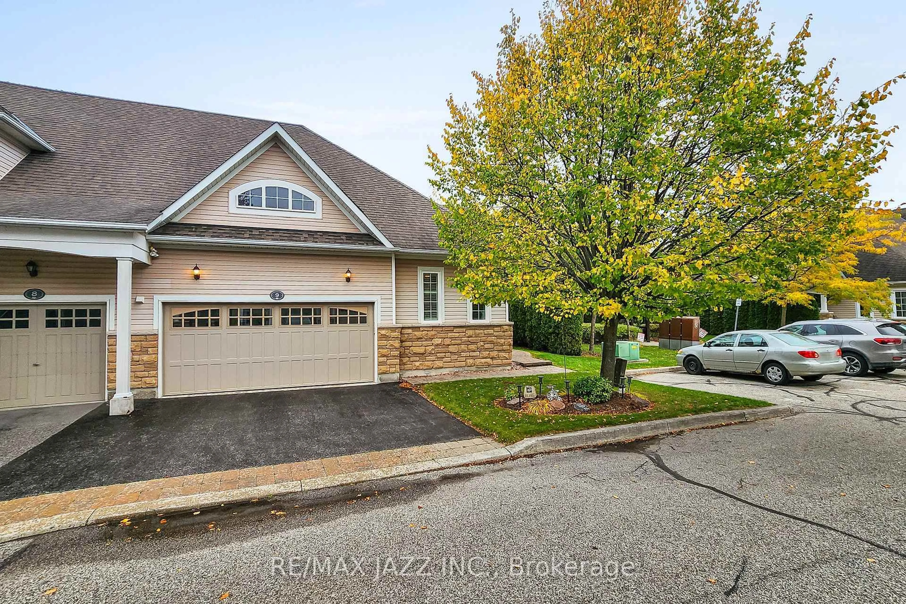 Unknown for 350 Lakebreeze Dr #9, Clarington Ontario L1B 0A2
