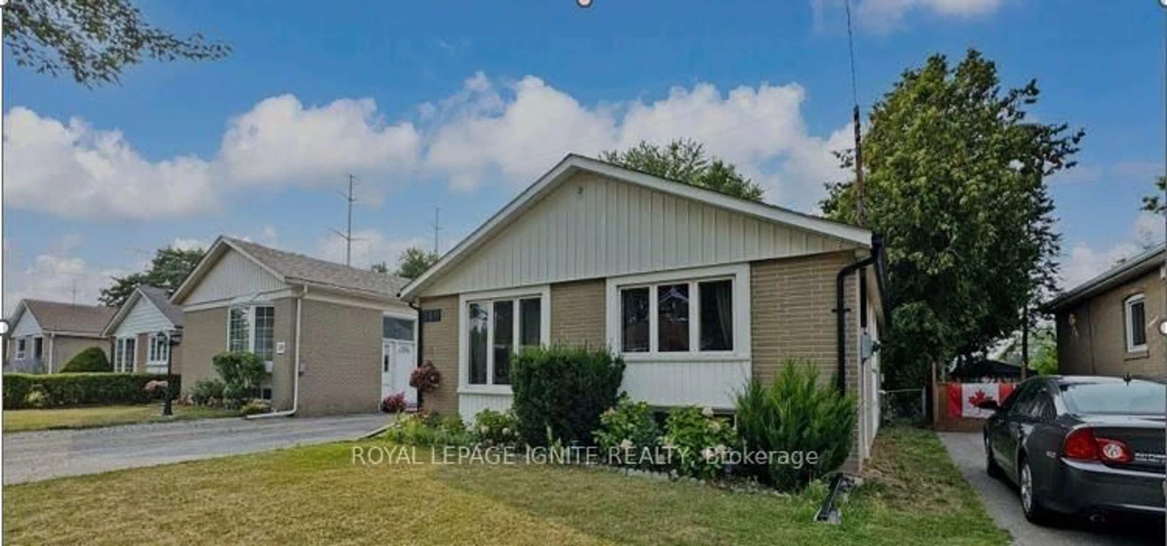 Home with vinyl exterior material, street for 140 Benleigh Dr, Toronto Ontario M1H 1K3