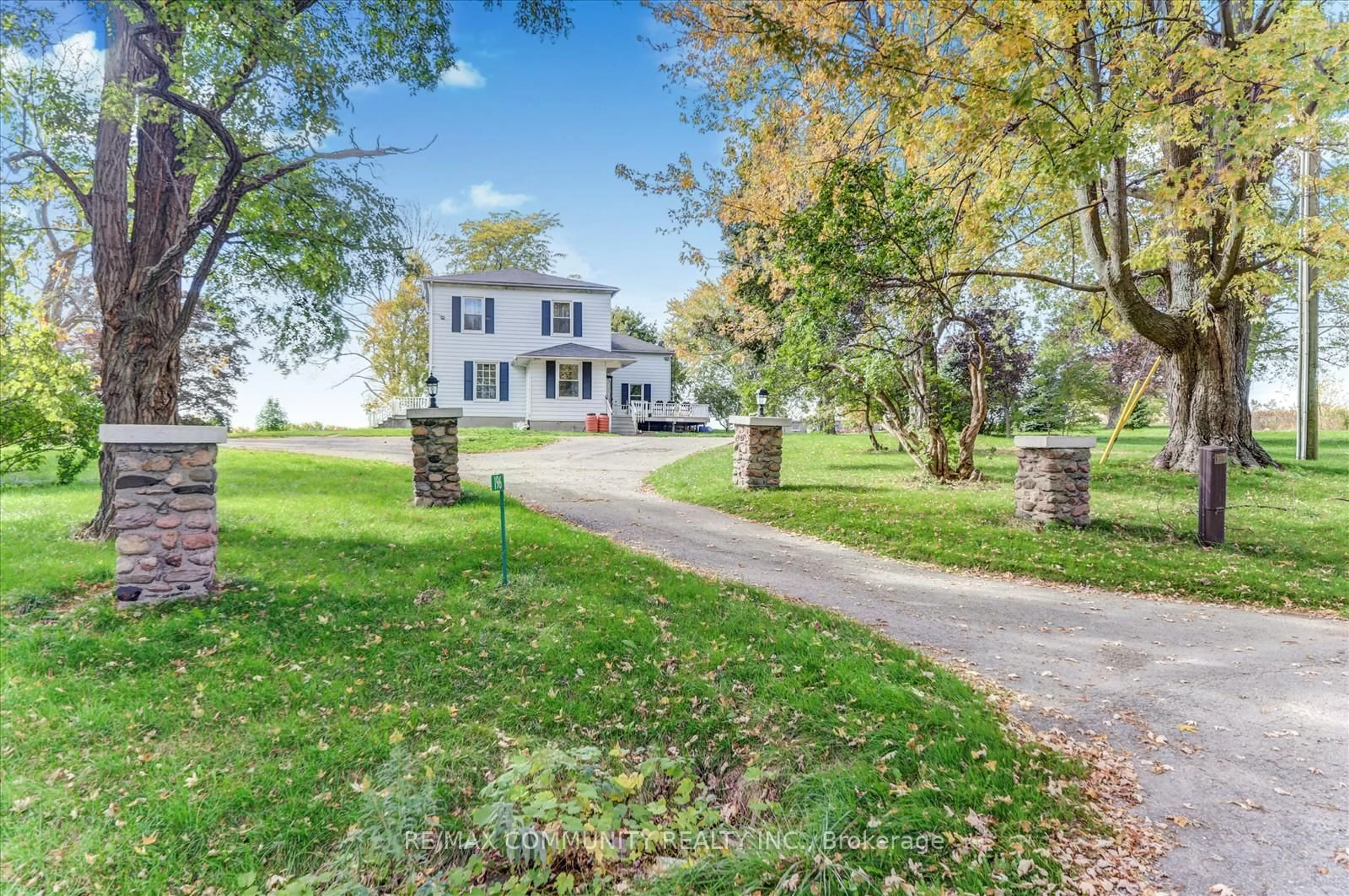 A pic from outside/outdoor area/front of a property/back of a property/a pic from drone, street for 196 Lovekin Rd, Clarington Ontario L1B 0S2