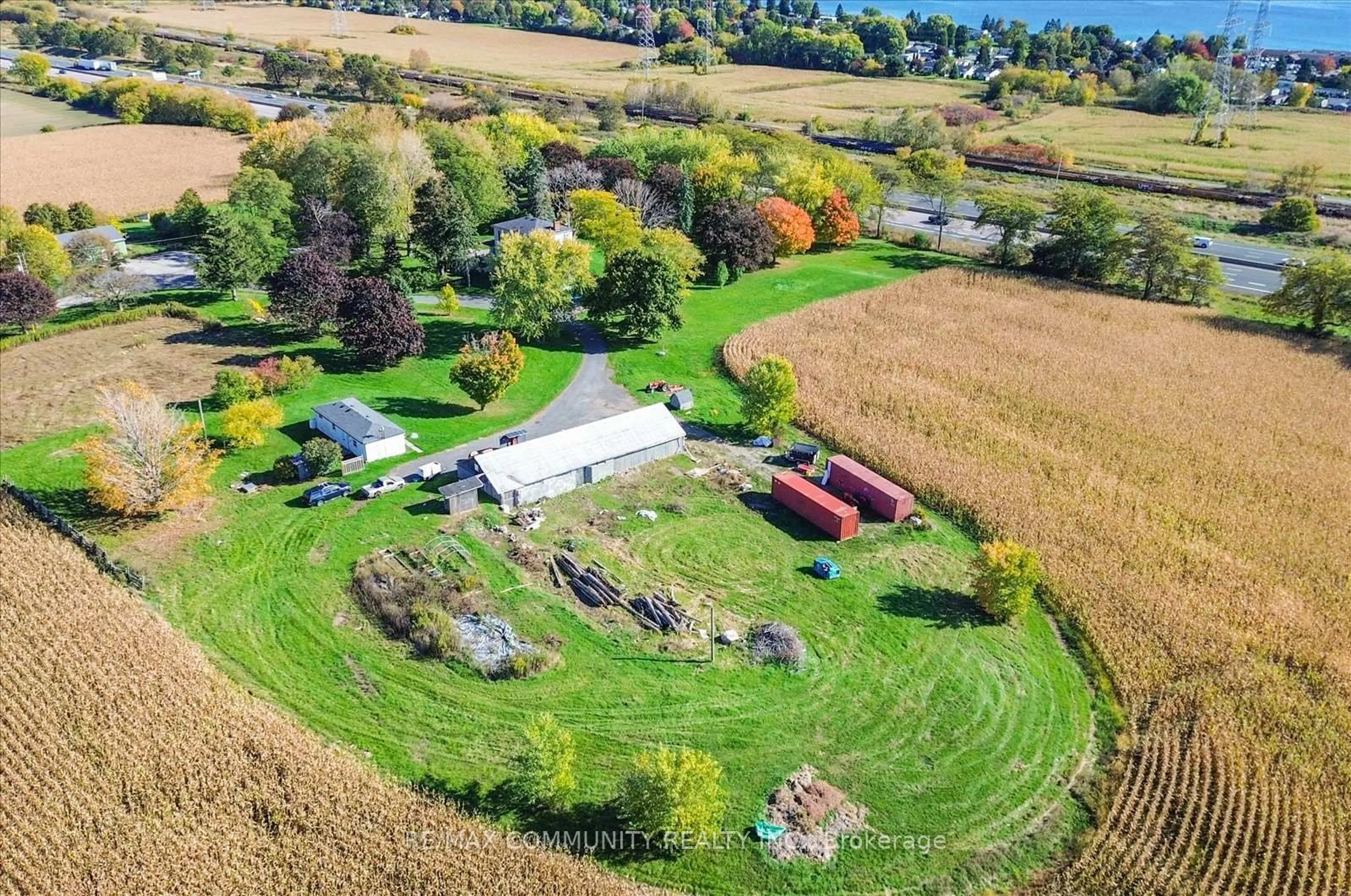 A pic from outside/outdoor area/front of a property/back of a property/a pic from drone, unknown for 196 Lovekin Rd, Clarington Ontario L1B 0S2