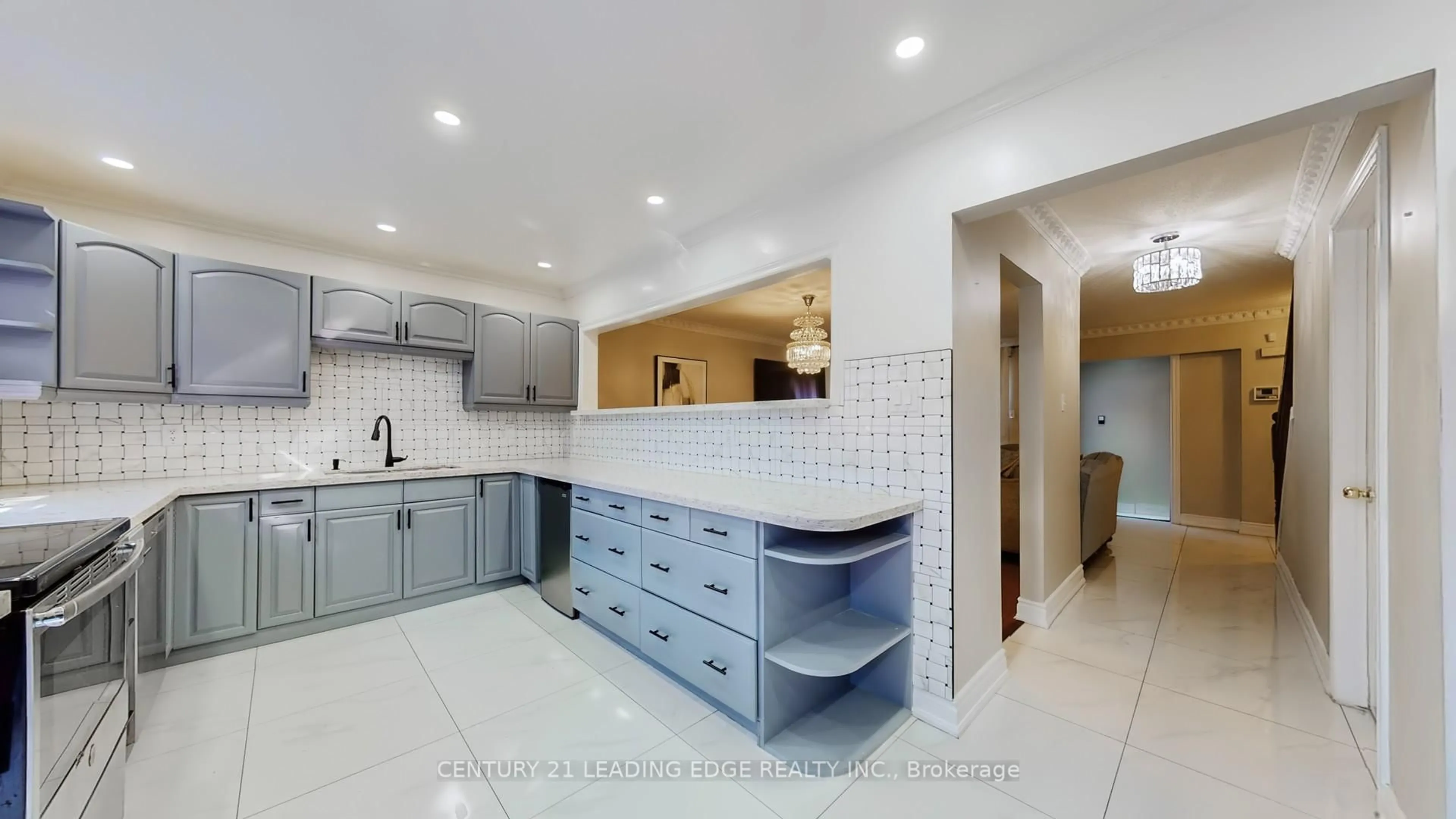 Open concept kitchen, ceramic/tile floor for 101 Red River Cres, Toronto Ontario M1B 1Z5