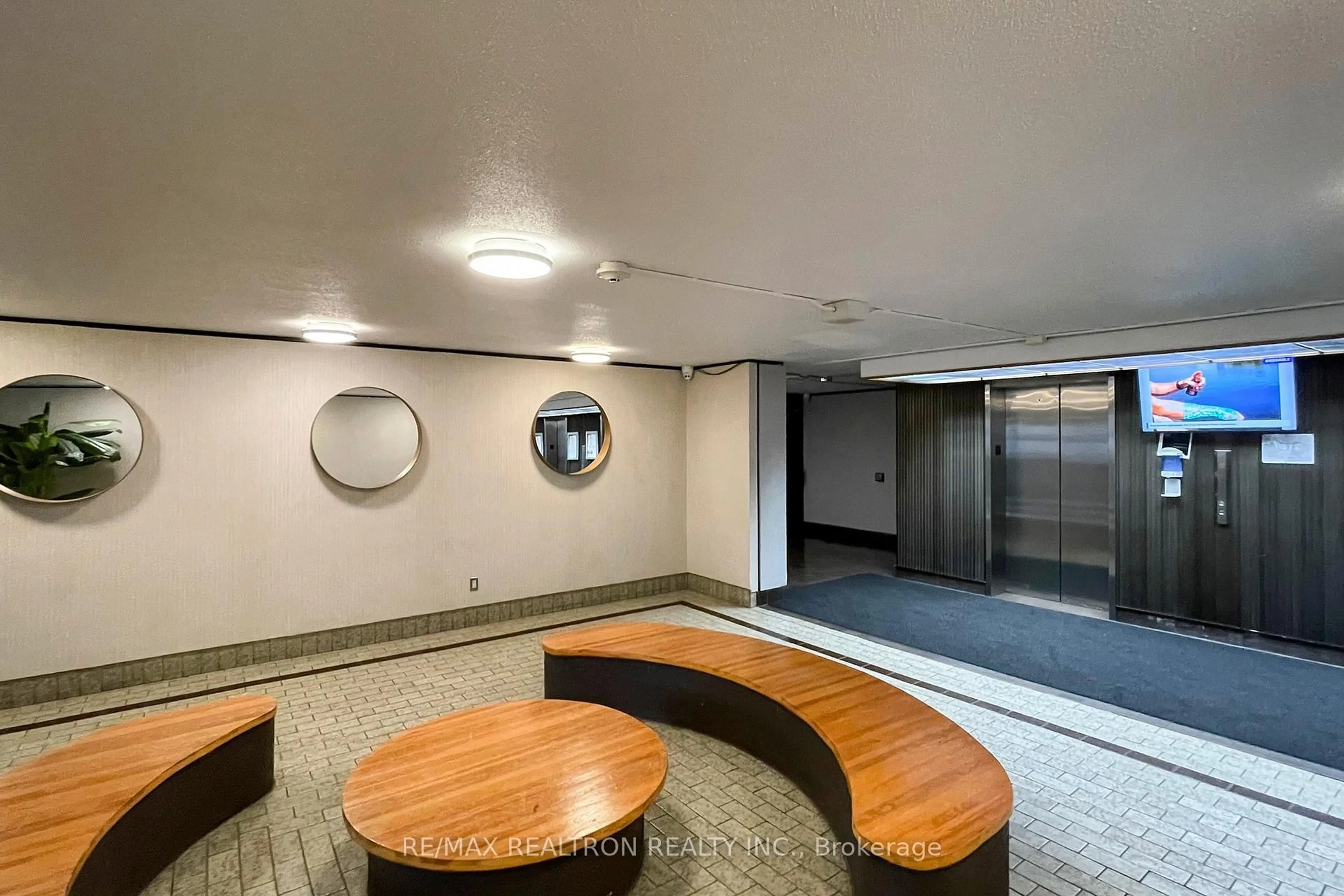 Indoor foyer for 3 Massey Sq #2103, Toronto Ontario M4C 5L5