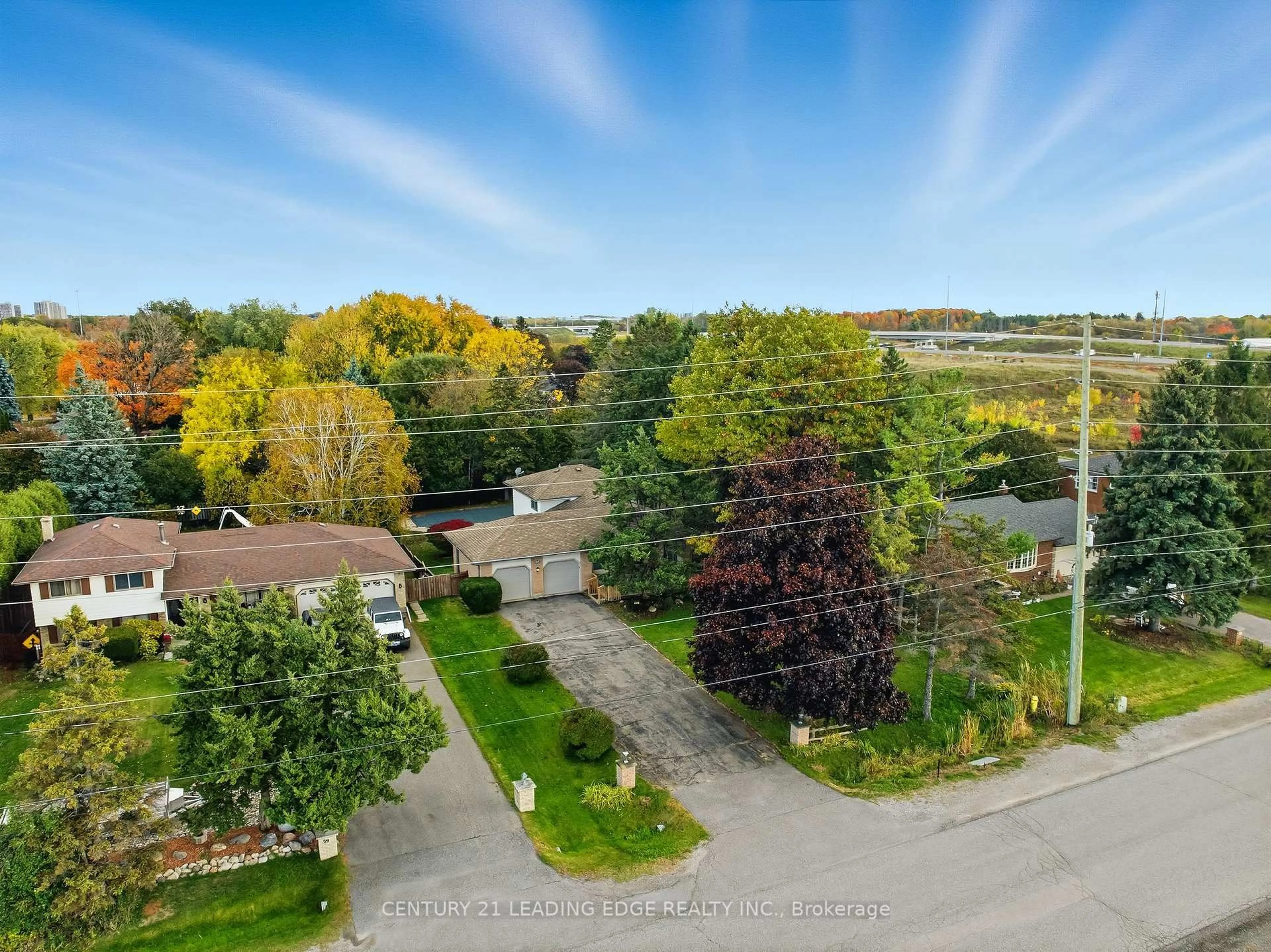A pic from outside/outdoor area/front of a property/back of a property/a pic from drone, unknown for 63 Lakeridge Rd, Whitby Ontario L1P 1K6