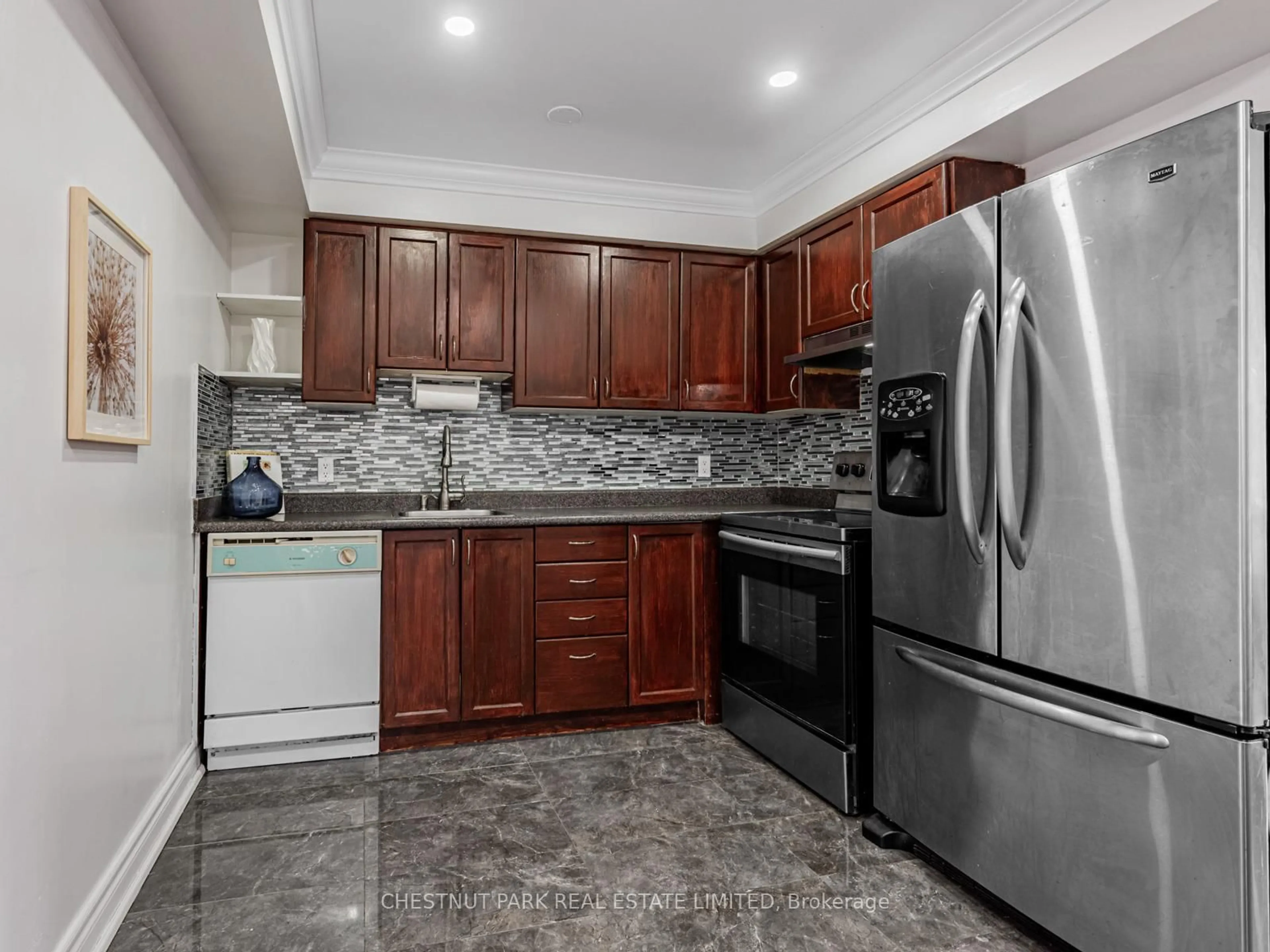 Standard kitchen, ceramic/tile floor for 740 Kennedy Rd #8, Toronto Ontario M1K 2C5