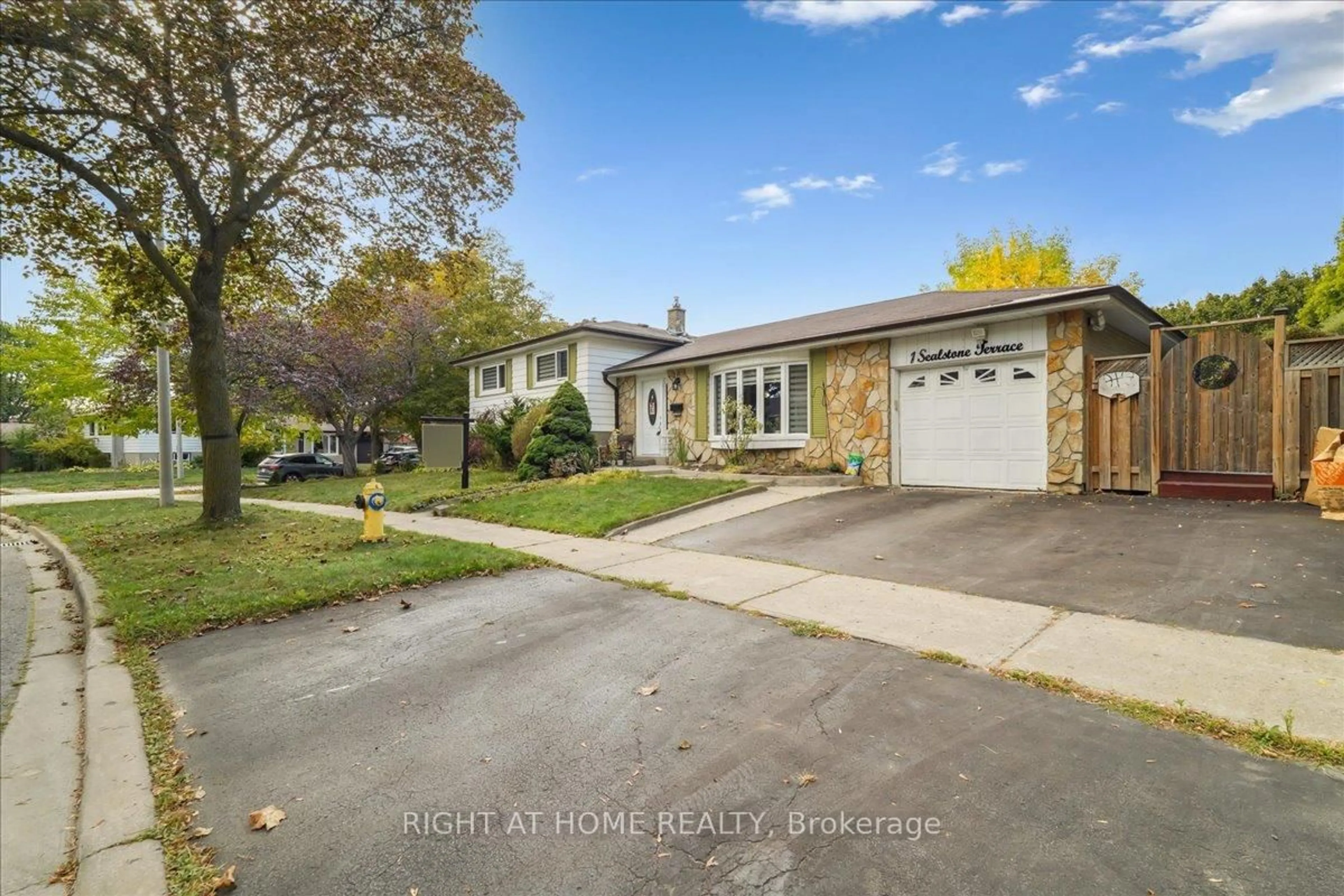 A pic from outside/outdoor area/front of a property/back of a property/a pic from drone, street for 1 Sealstone Terr, Toronto Ontario M1E 4J6