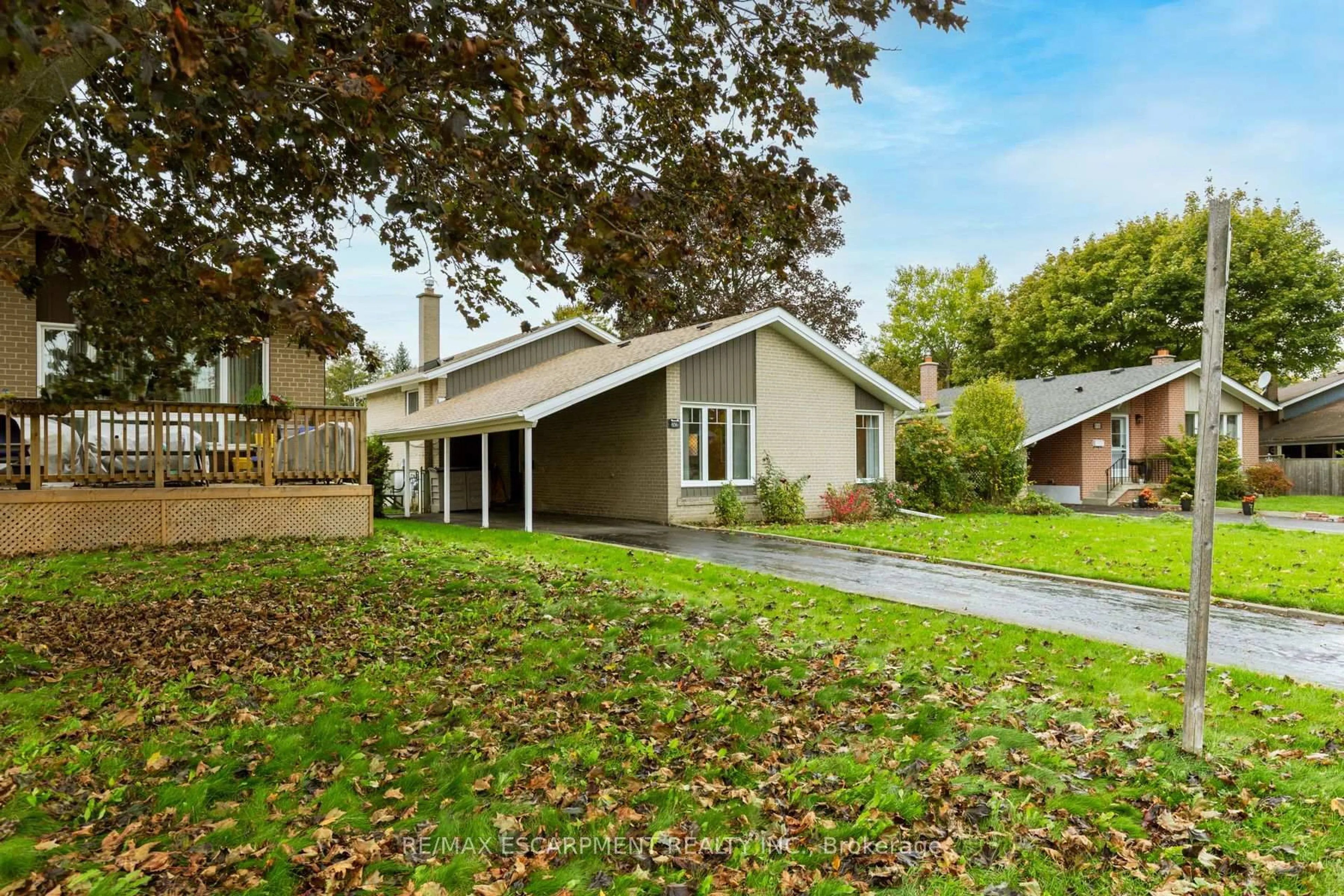 Unknown for 856 Chapleau Dr, Pickering Ontario L1W 1P4