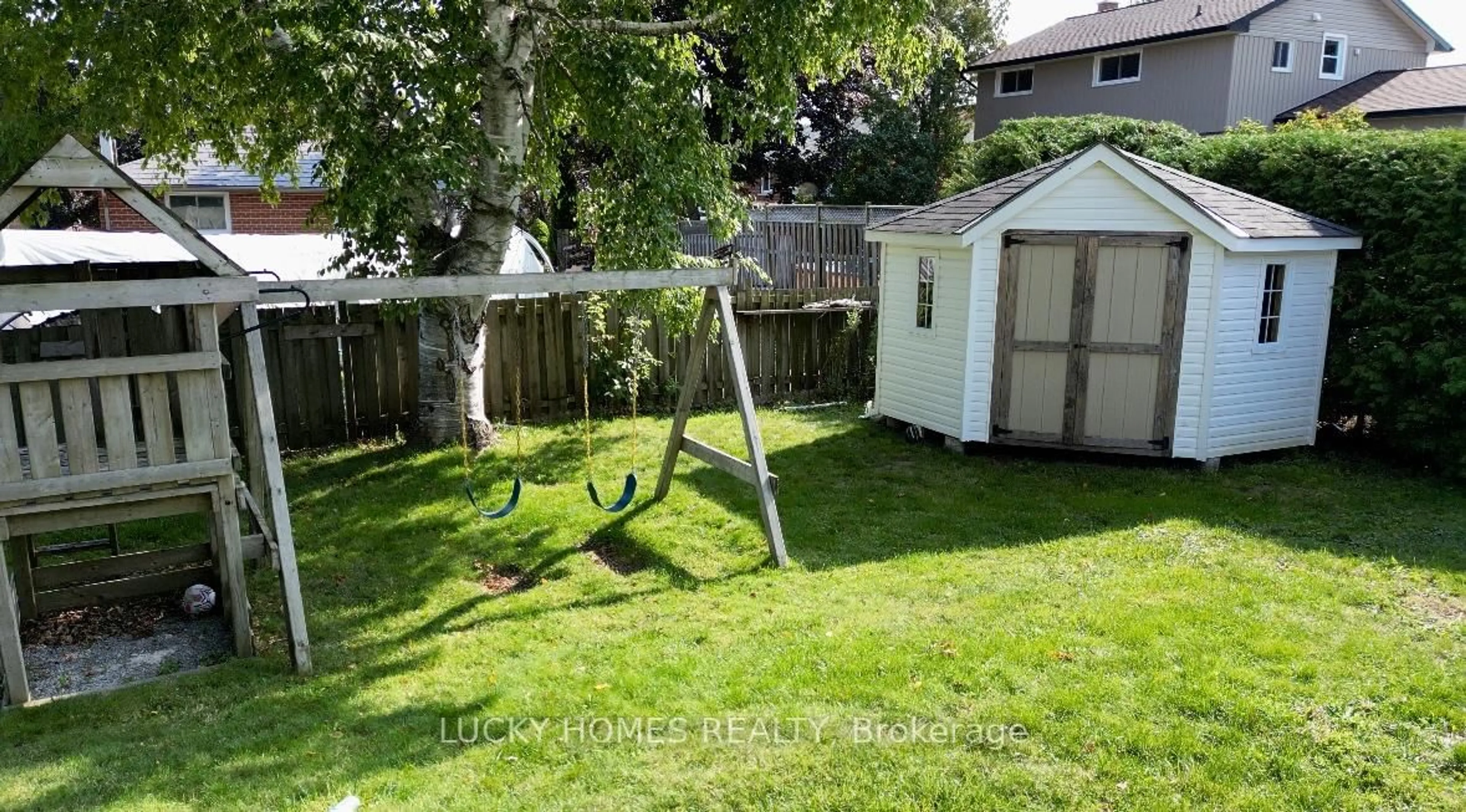 Shed for 33 Vanstone Crt, Clarington Ontario L1C 3V6