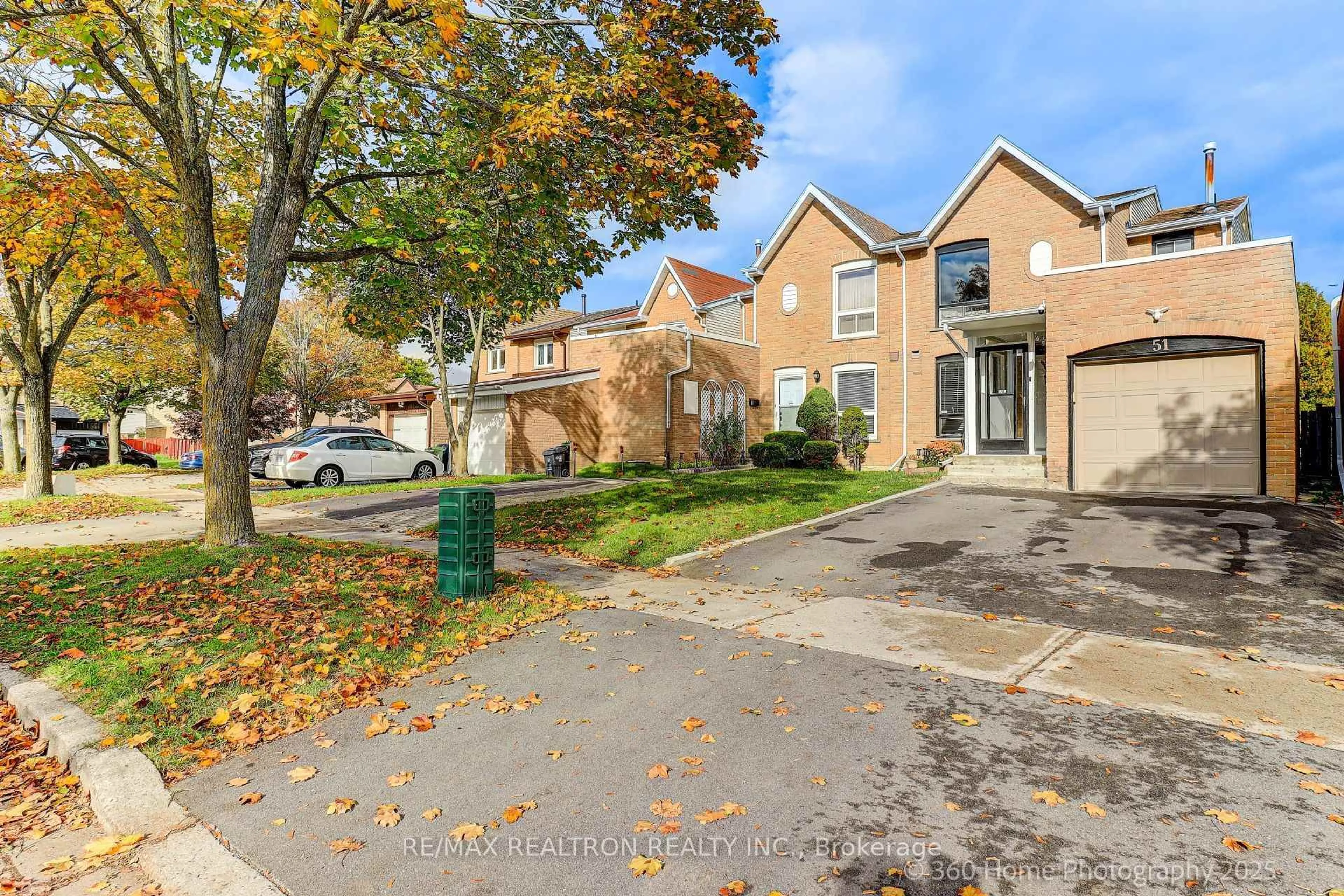 A pic from outside/outdoor area/front of a property/back of a property/a pic from drone, street for 51 Campania Cres, Toronto Ontario M1V 2E8