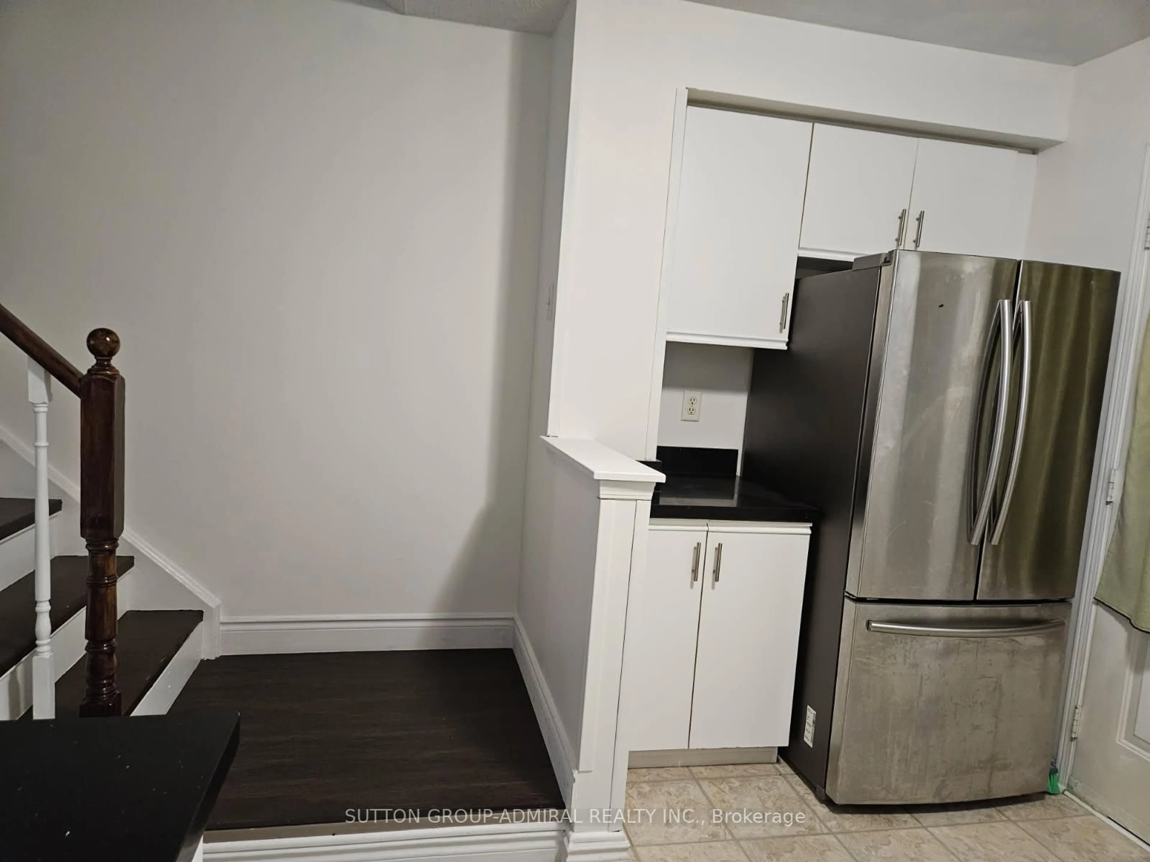 A pic of a room for 2 Hedge End Rd #105, Toronto Ontario M1B 5Z8