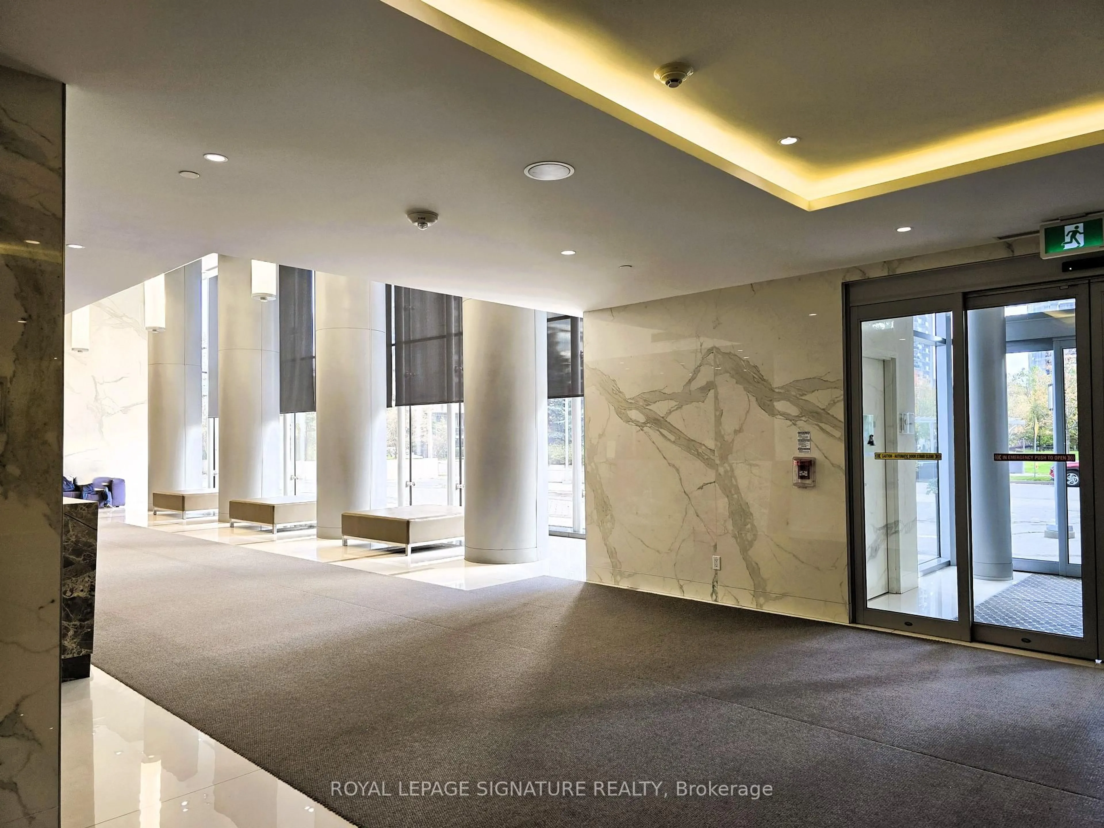 Indoor foyer for 275 Village Green Sq #2616, Toronto Ontario M1S 0L8