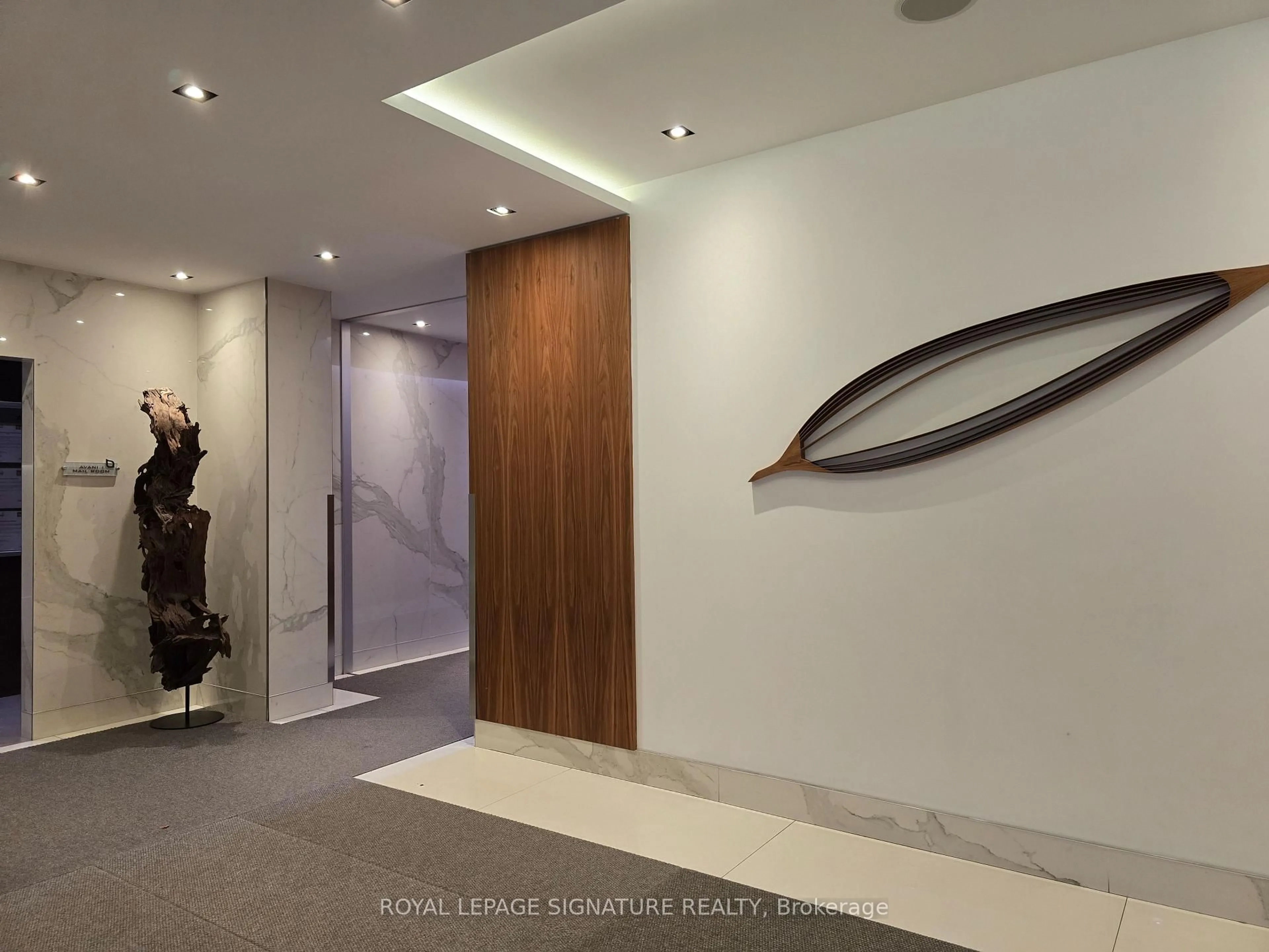 Indoor foyer for 275 Village Green Sq #2616, Toronto Ontario M1S 0L8