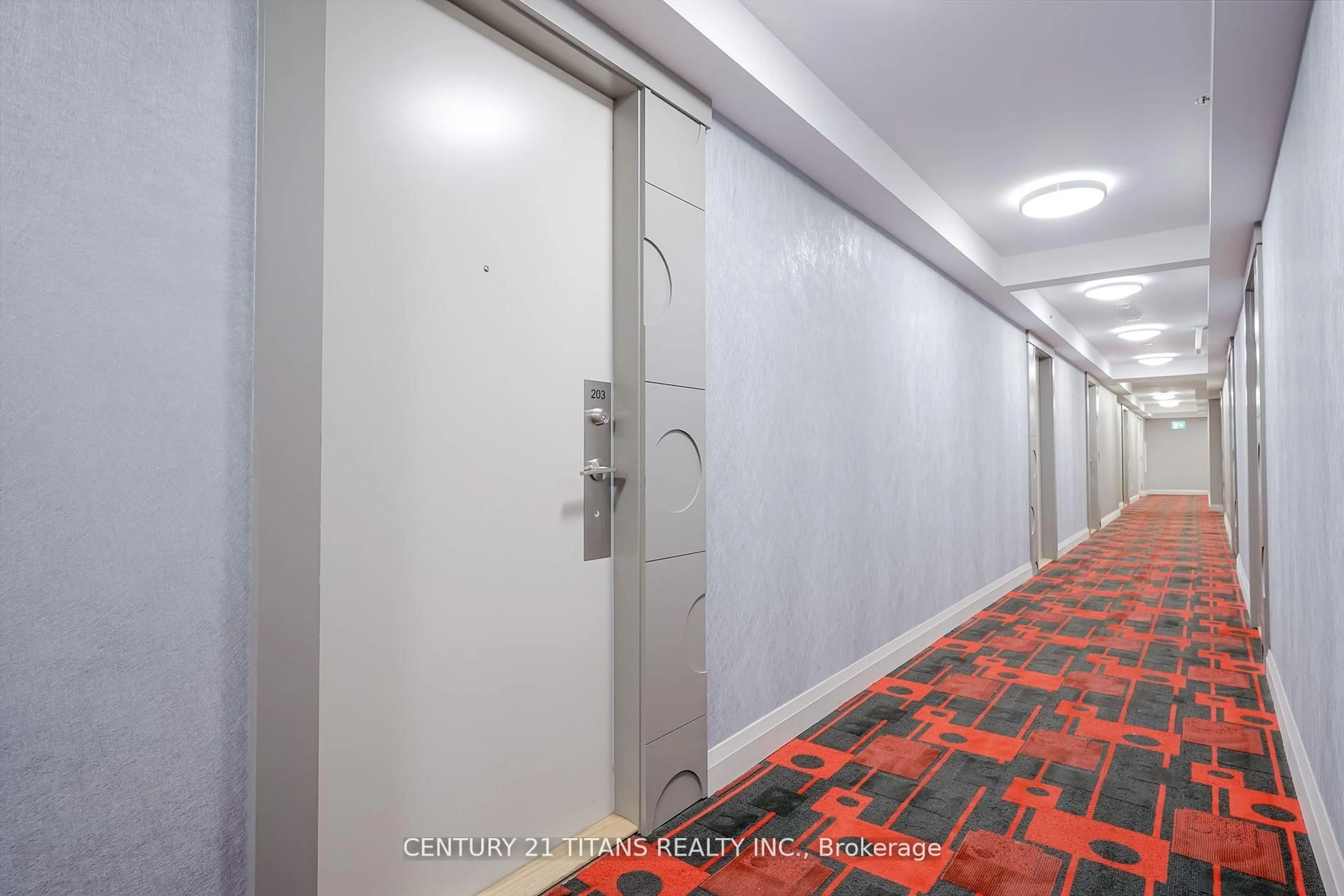 Indoor foyer for 30 Meadowglen Pl #203, Toronto Ontario M1G 0A6