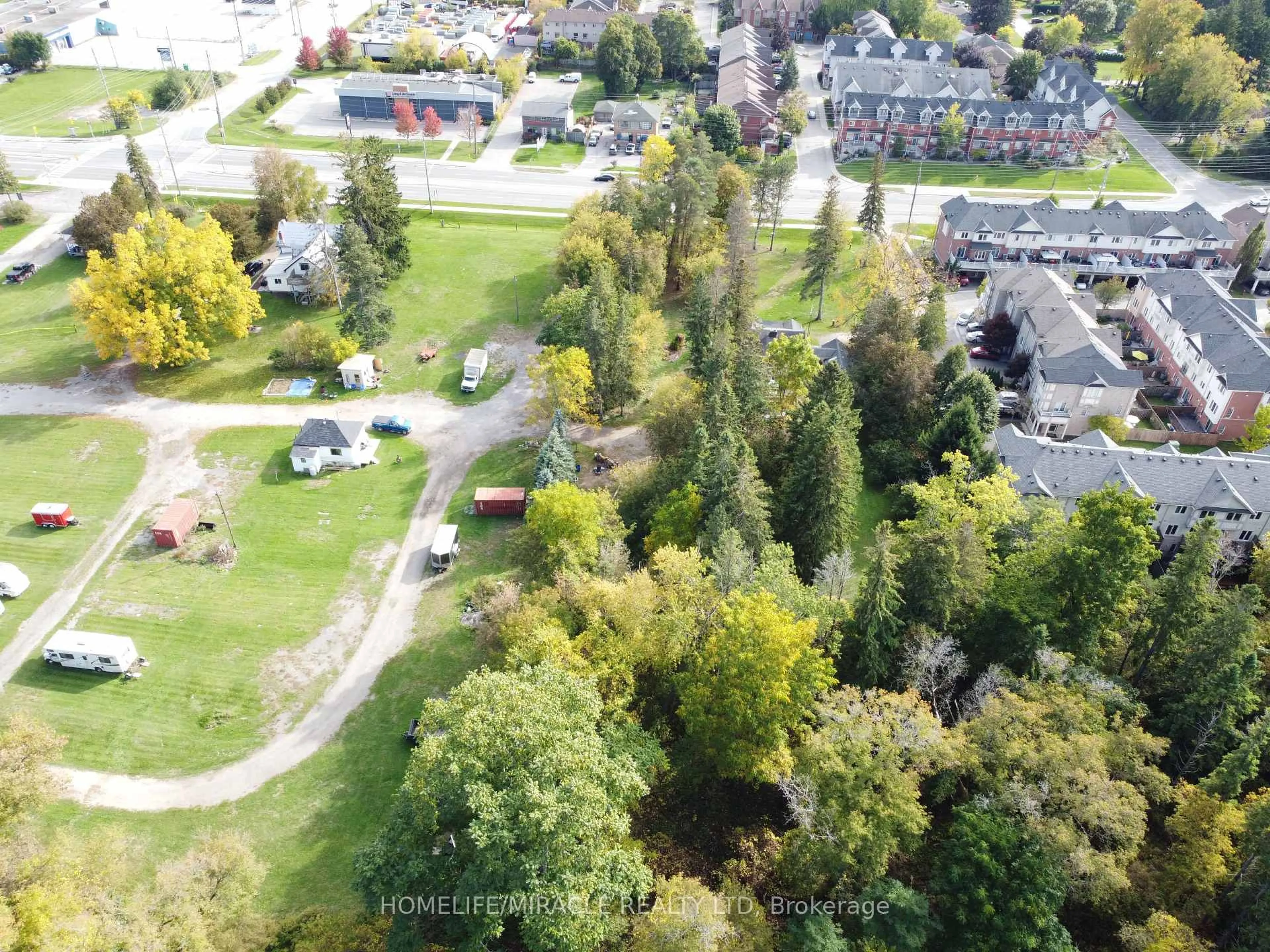 A pic from outside/outdoor area/front of a property/back of a property/a pic from drone, unknown for 1892 Kingston Rd, Pickering Ontario L1V 1C8