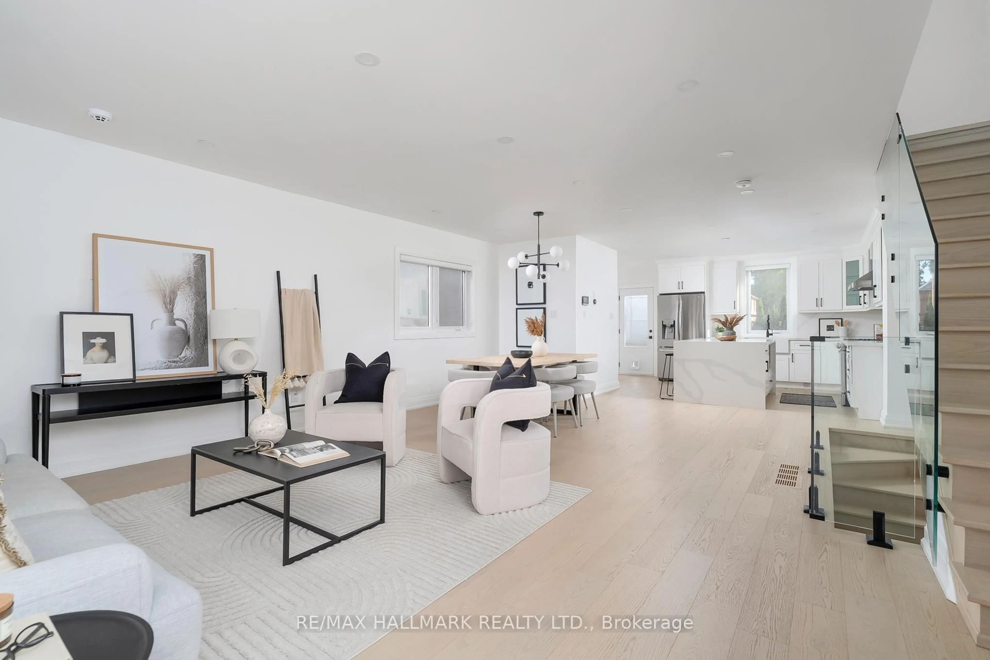 Unknown for 3 Thyra Ave, Toronto Ontario M4C 5G4