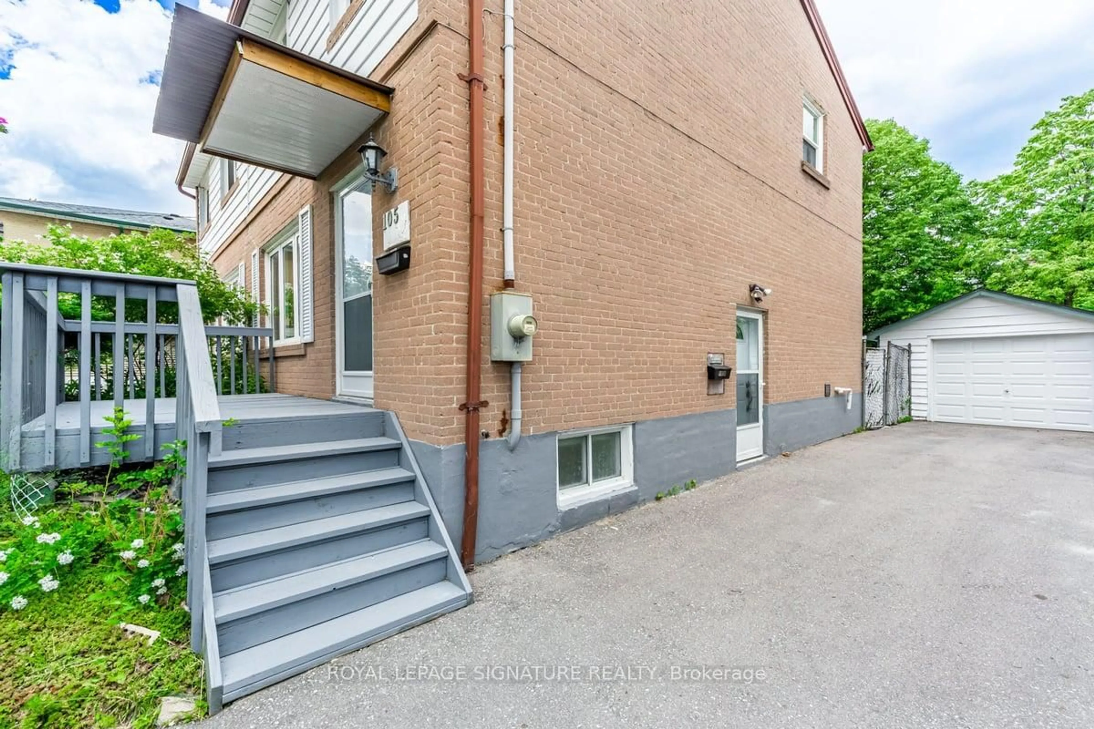 Unknown for 105 Bergen Rd, Toronto Ontario M1P 1S3