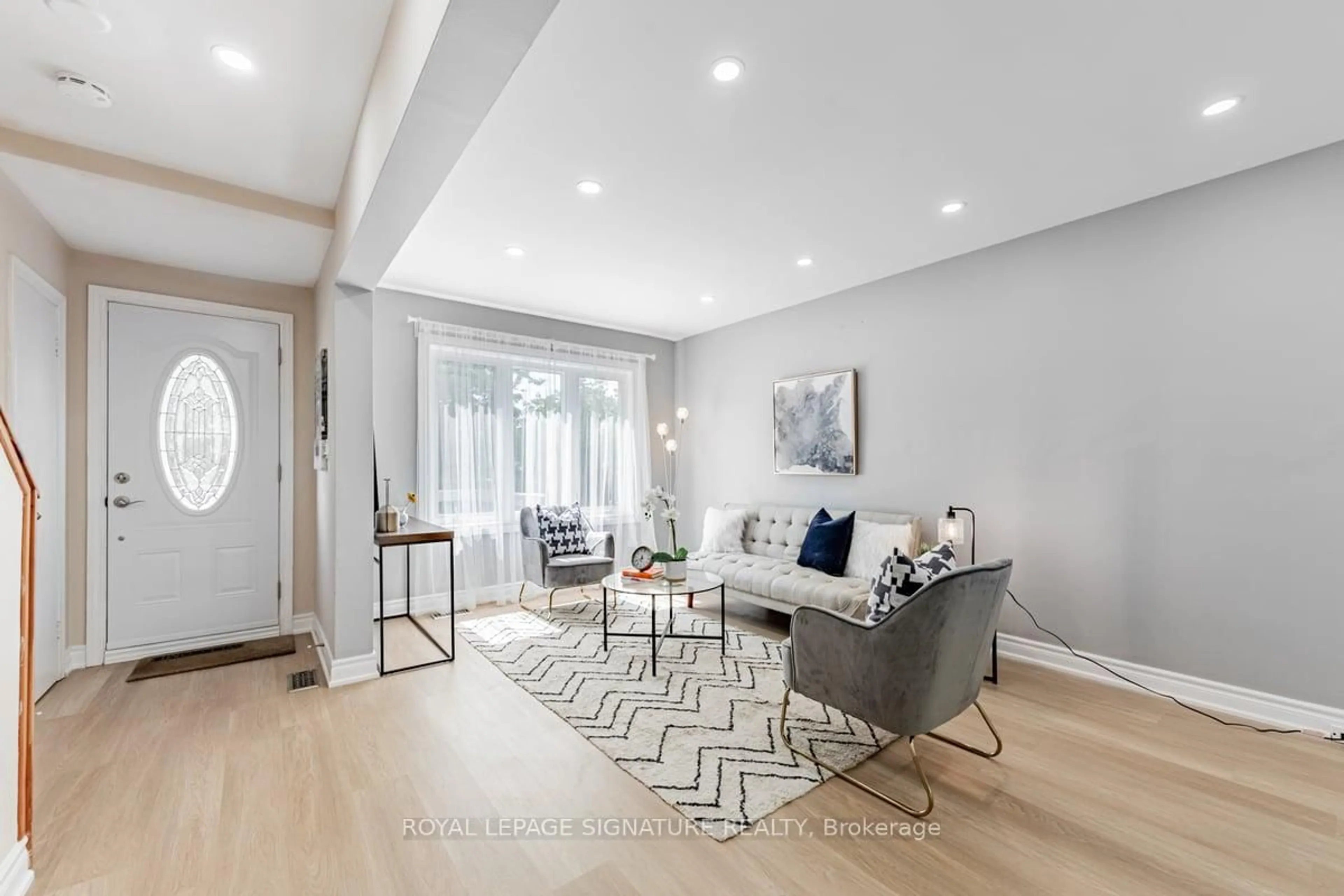 Living room with furniture, unknown for 105 Bergen Rd, Toronto Ontario M1P 1S3
