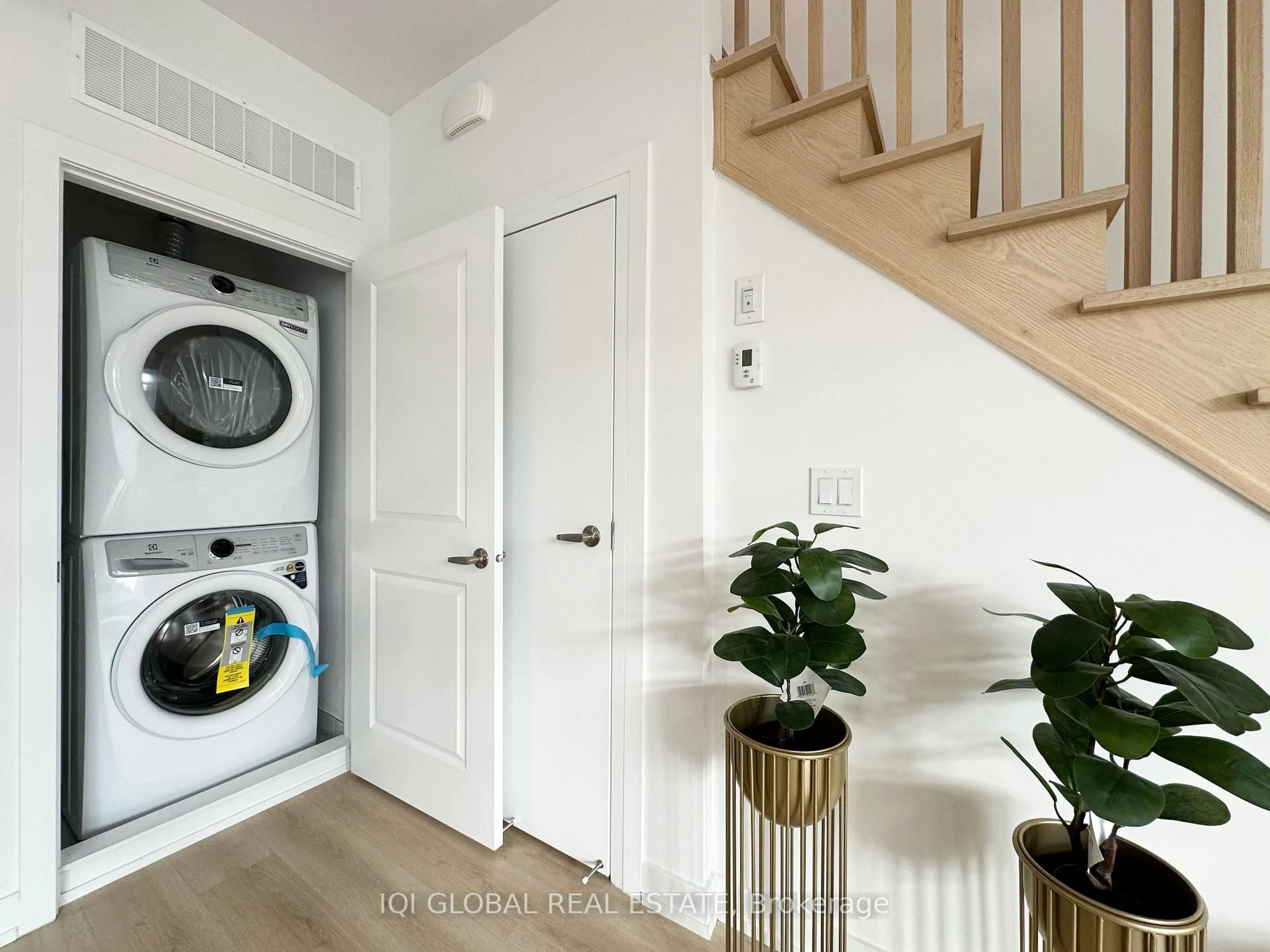 Laundry room for 1655 Palmers Sawmill Rd #109, Pickering Ontario L1X 0R3