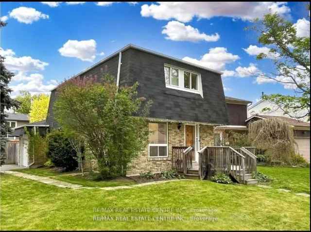 25 Ivanic Crt, Whitby 3