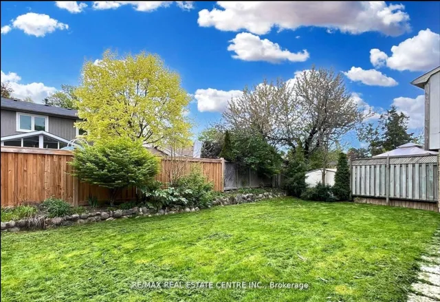 25 Ivanic Crt, Whitby 4