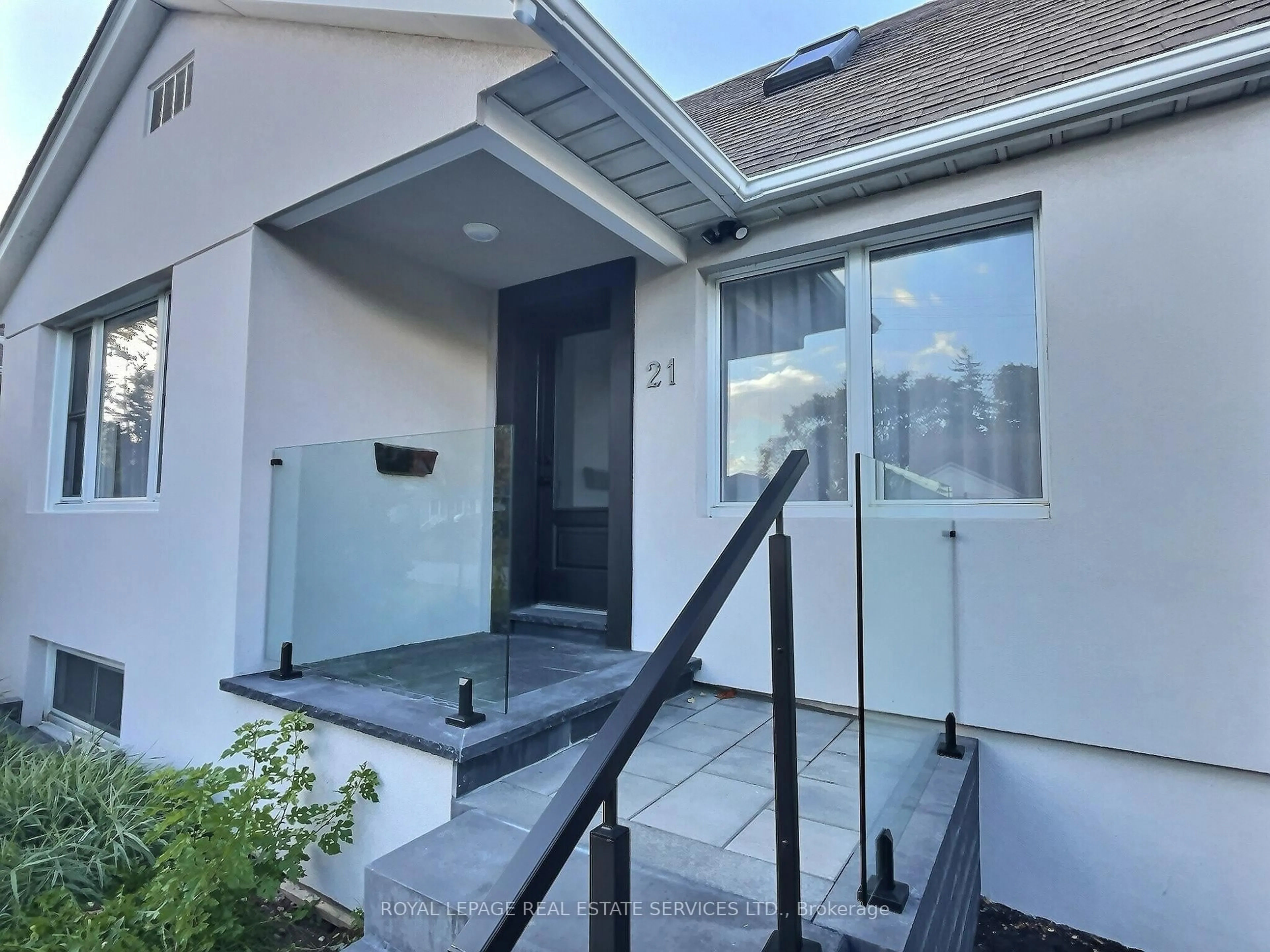 Unknown for 21 Christina Cres, Toronto Ontario M1R 4H7