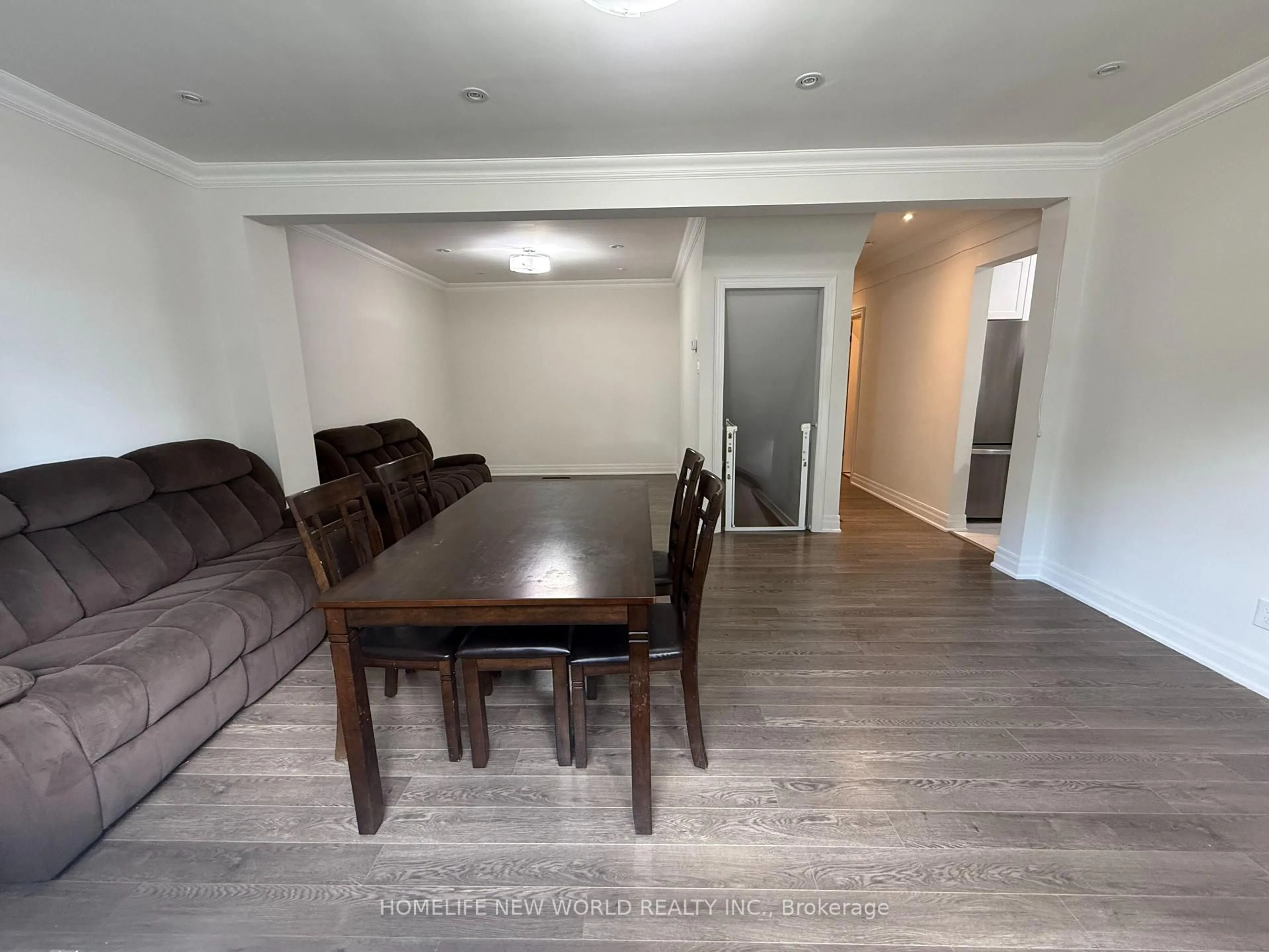 A pic of a room for 111 Vauxhall Dr, Toronto Ontario M1P 1R5
