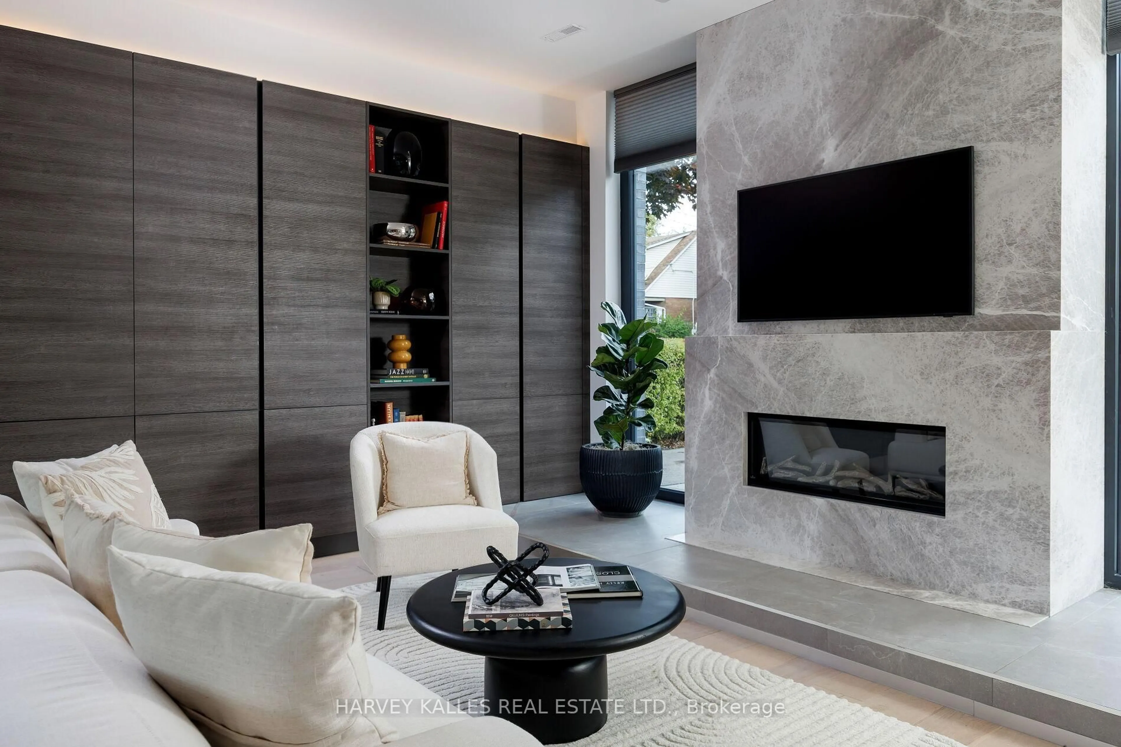 Living room with furniture, unknown for 60 Hiltz Ave, Toronto Ontario M4L 2N5