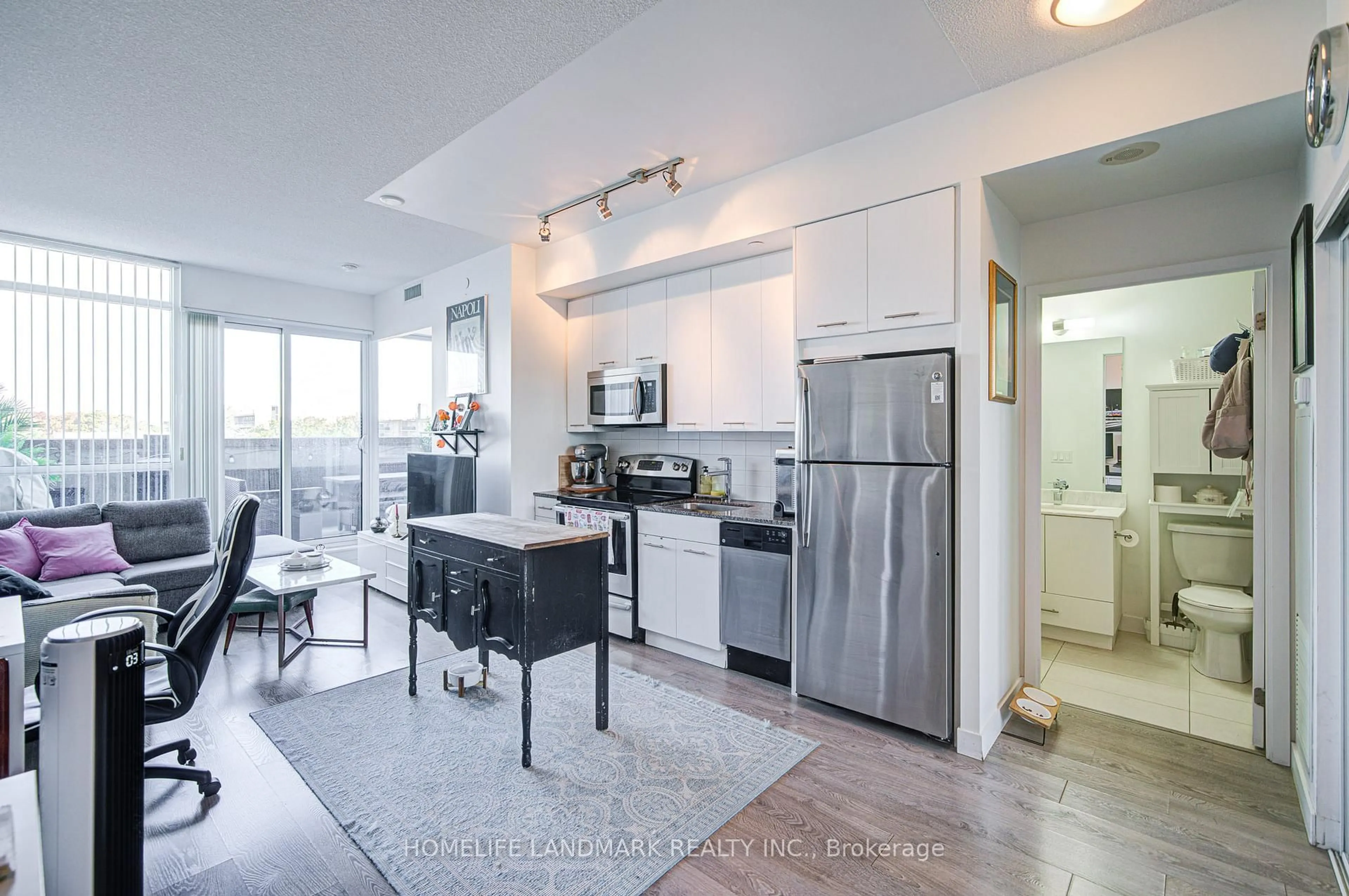 Open concept kitchen, ceramic/tile floor for 2055 Danforth Ave #505, Toronto Ontario M4C 1J8