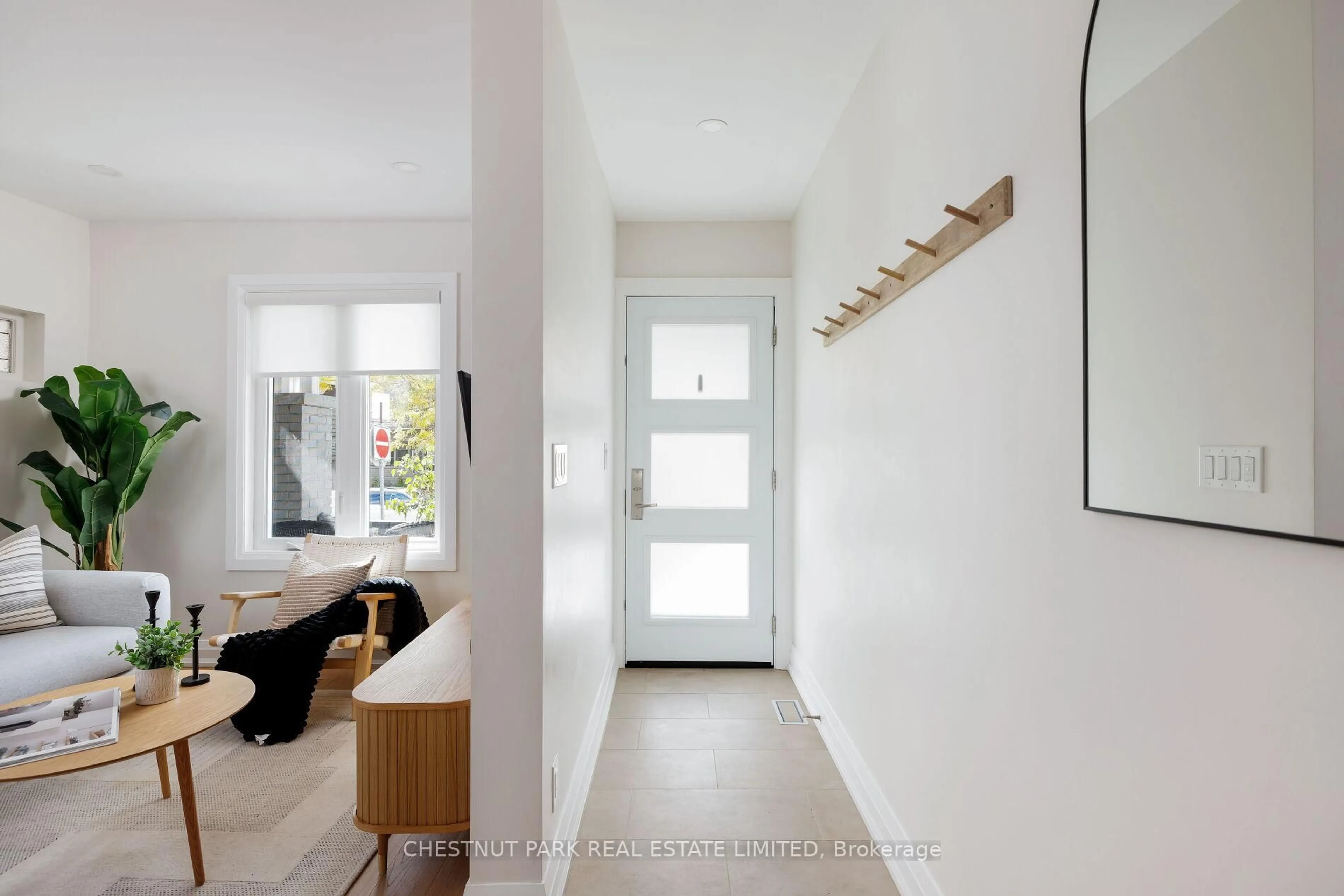 Indoor entryway for 107 Kent Rd, Toronto Ontario M4L 2X5