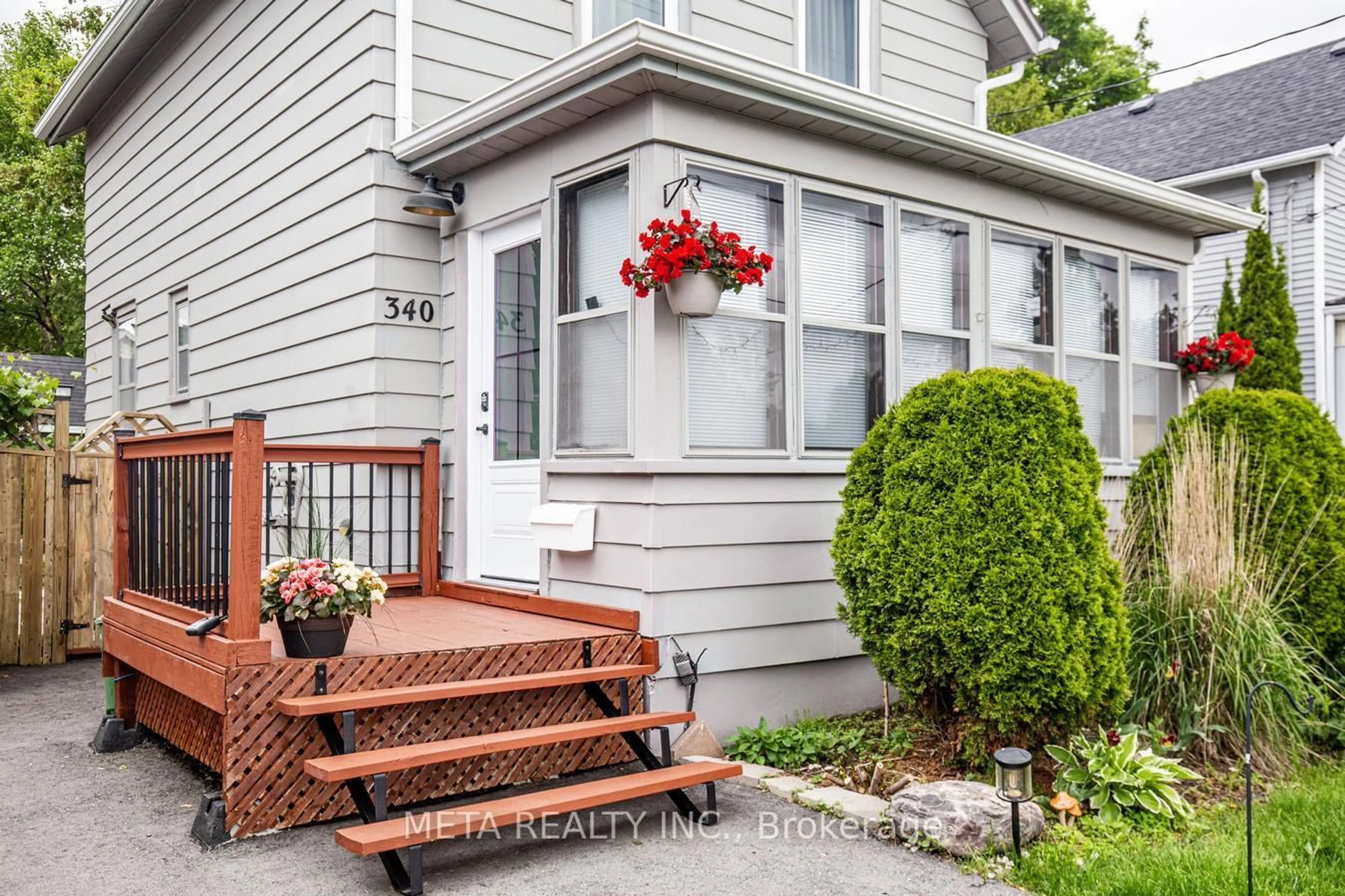 Home with vinyl exterior material, street for 340 French St, Oshawa Ontario L1G 5N7