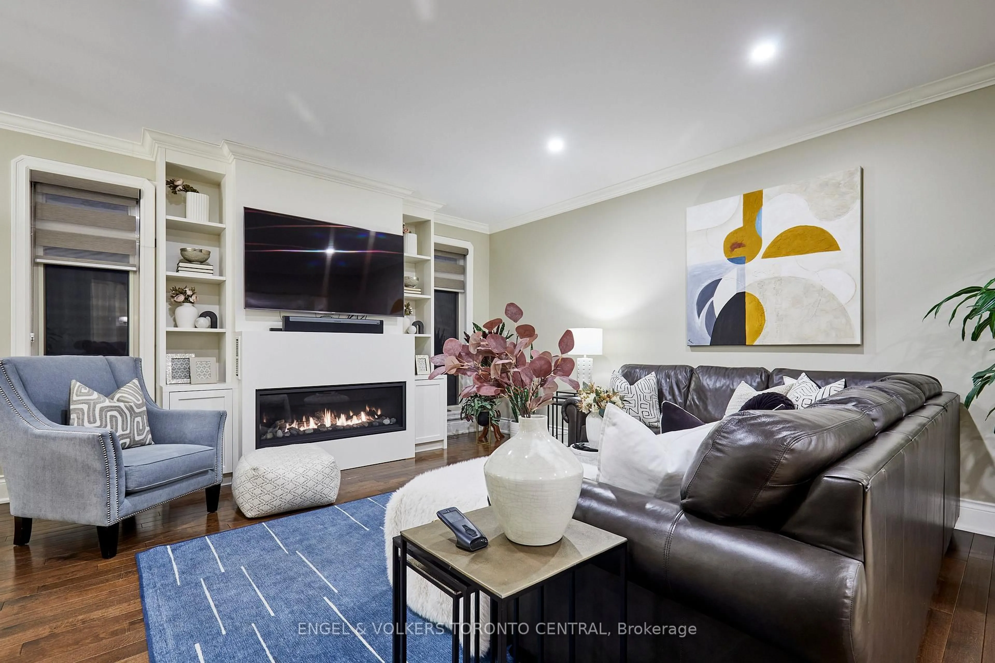 Living room with furniture, unknown for 66 Varcoe Rd, Clarington Ontario L1E 1S4