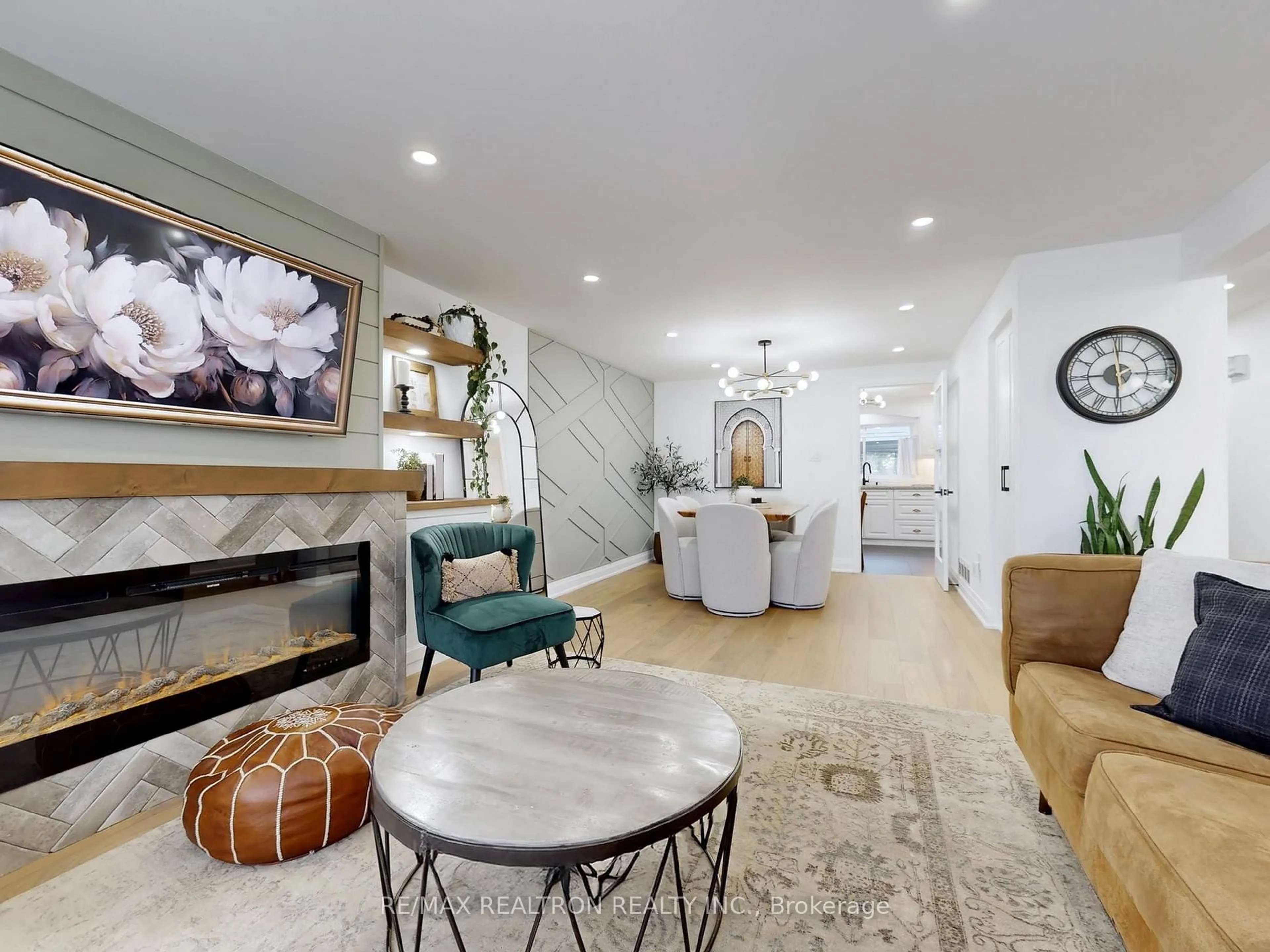 Living room with furniture, ceramic/tile floor for 30 Carondale Cres, Toronto Ontario M1W 2B1