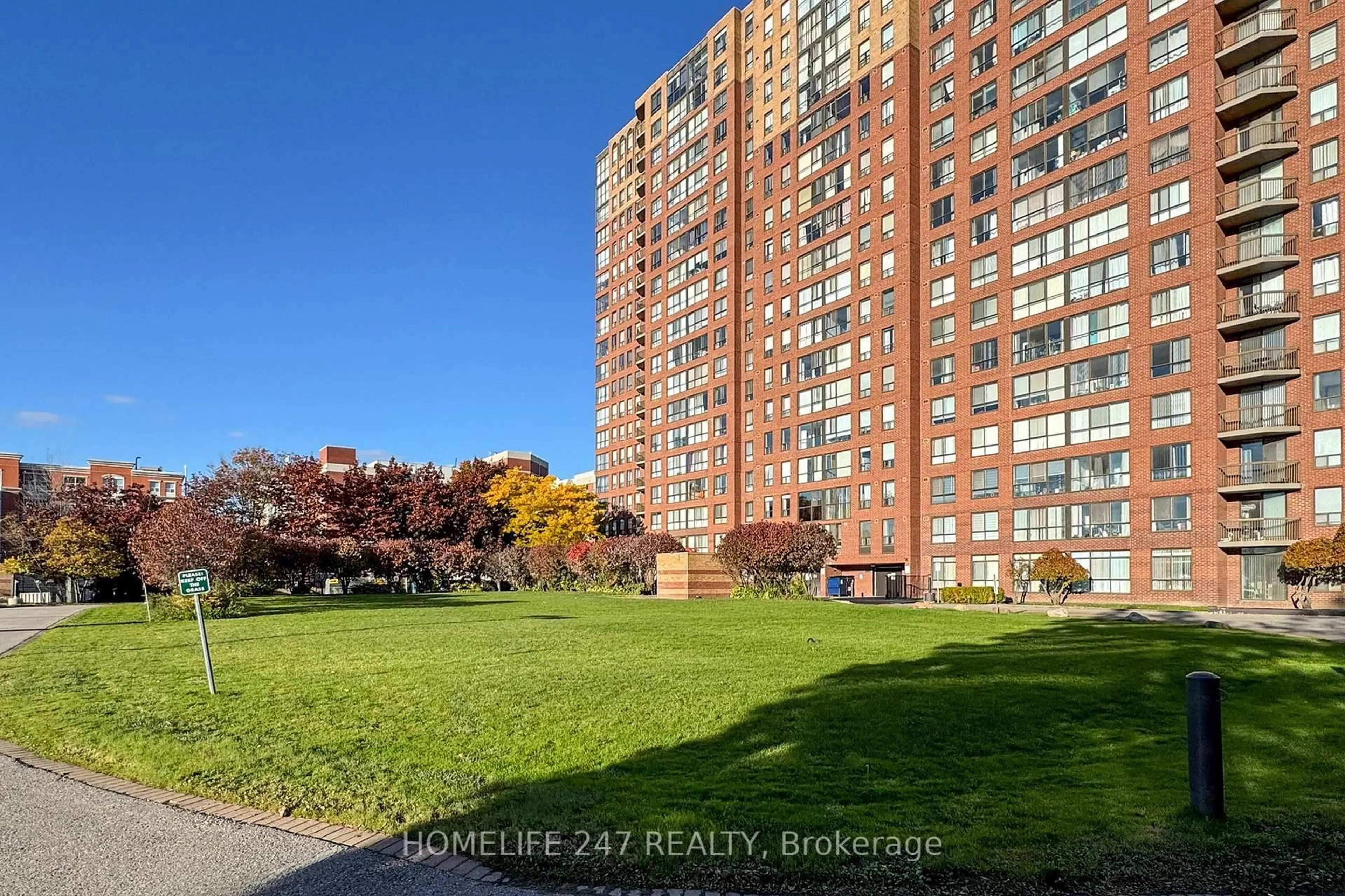 A pic from outside/outdoor area/front of a property/back of a property/a pic from drone, unknown for 330 Mccowan Rd #413, Toronto Ontario M1J 3N3